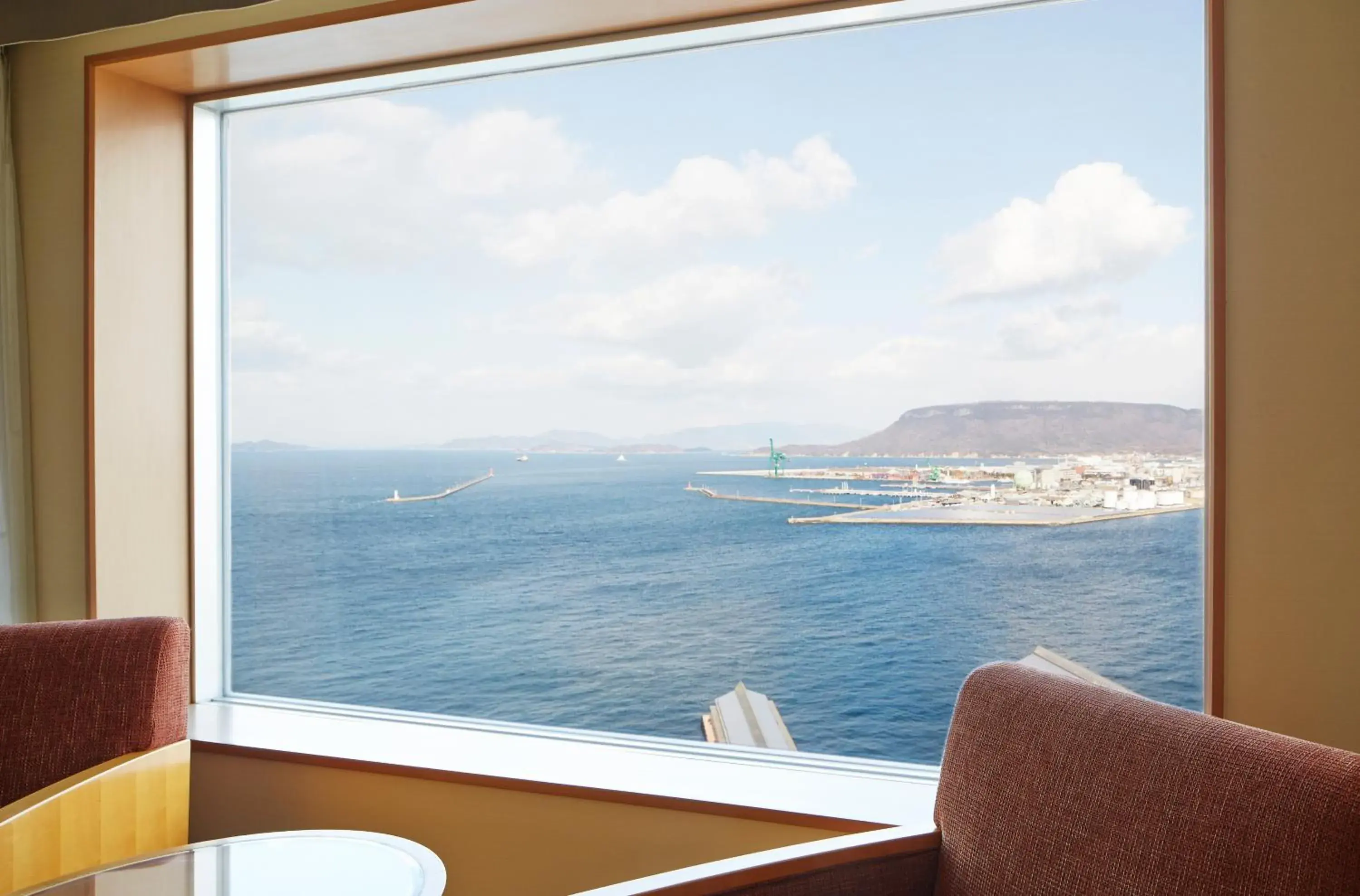 Sea view in JR Hotel Clement Takamatsu Sea view in JR Hotel Clement Takamatsu