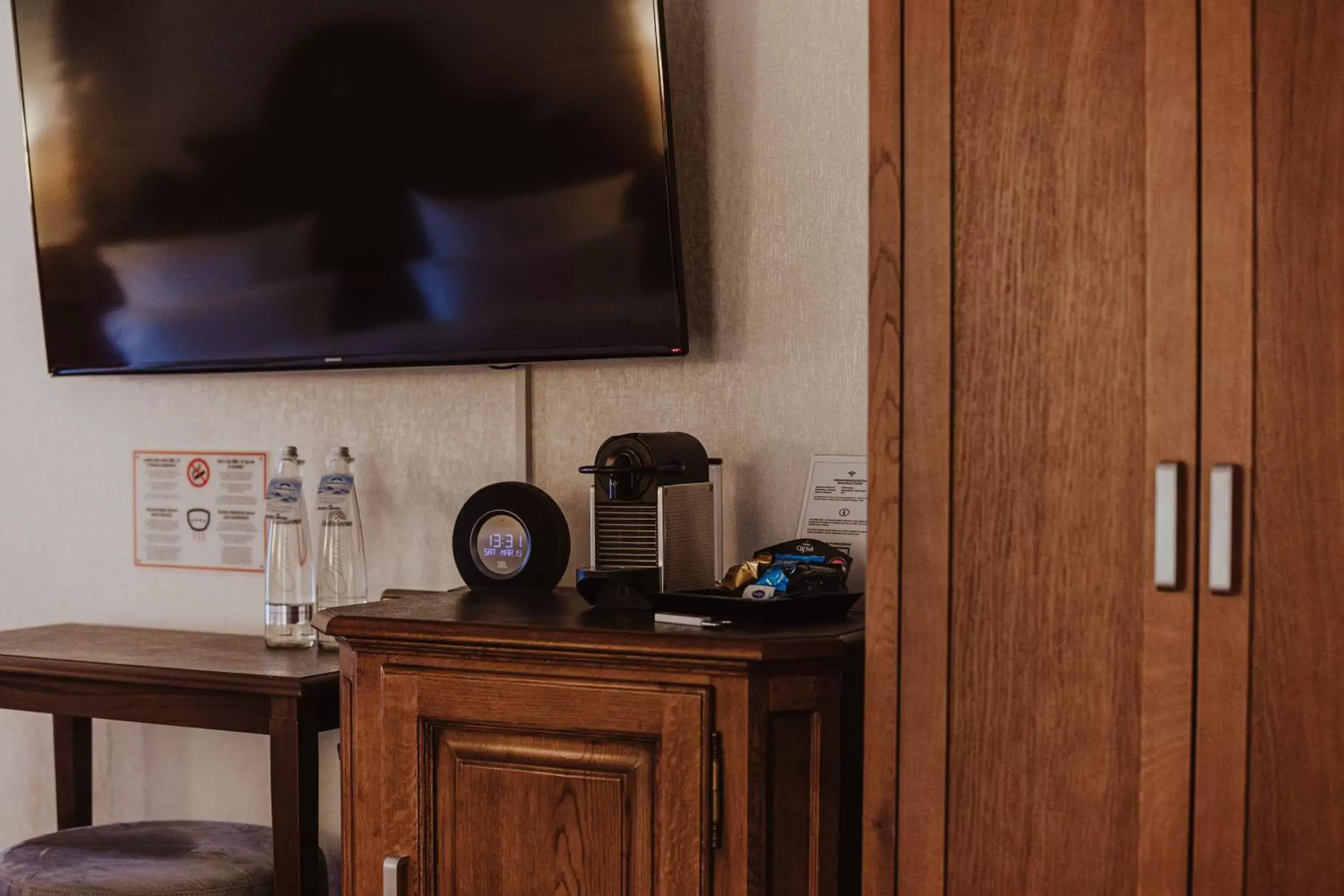 Double Room in King's Hotel First Class Double Room in King's Hotel First Class