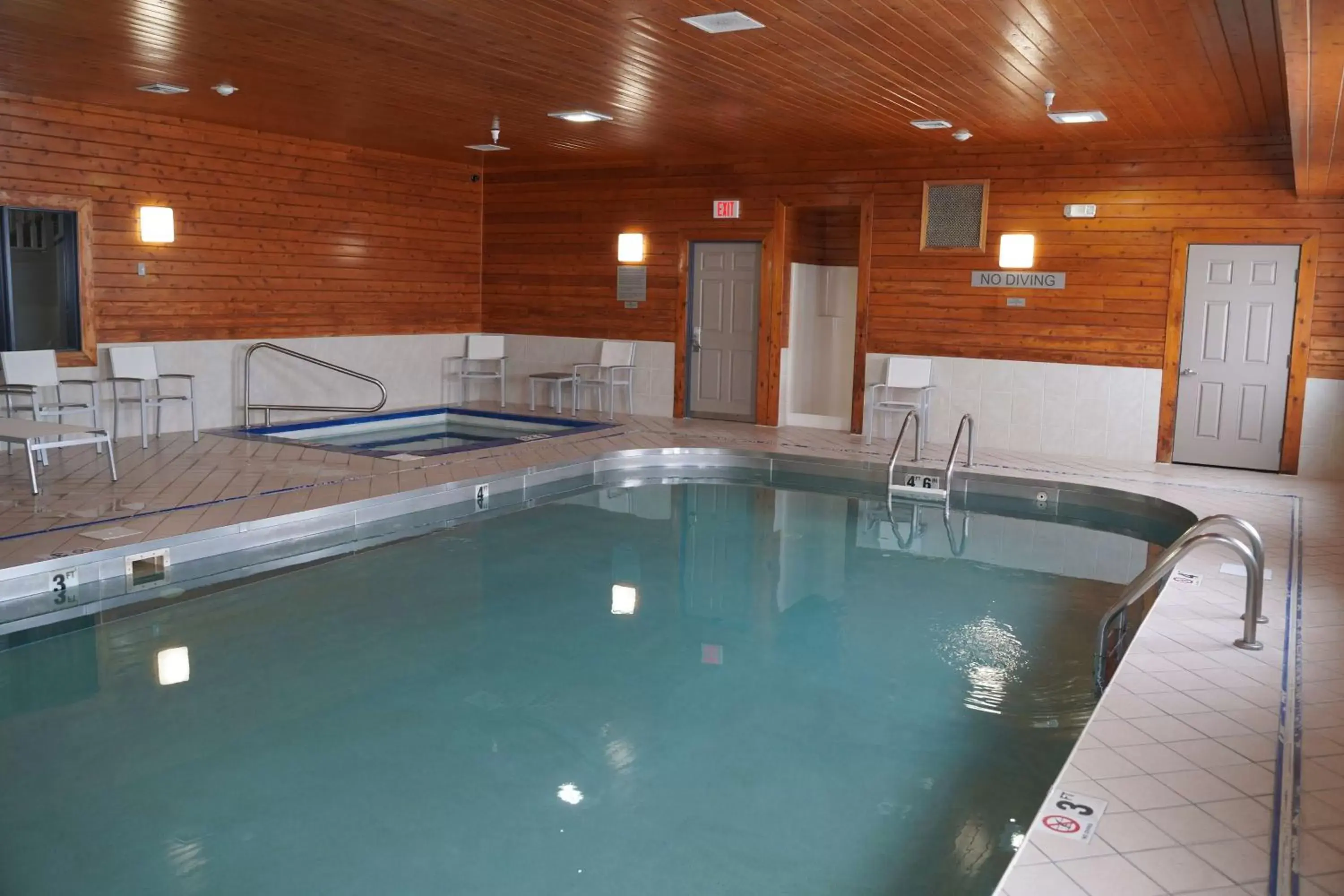 Activities, Swimming Pool in Country Inn & Suites by Radisson, Watertown, SD