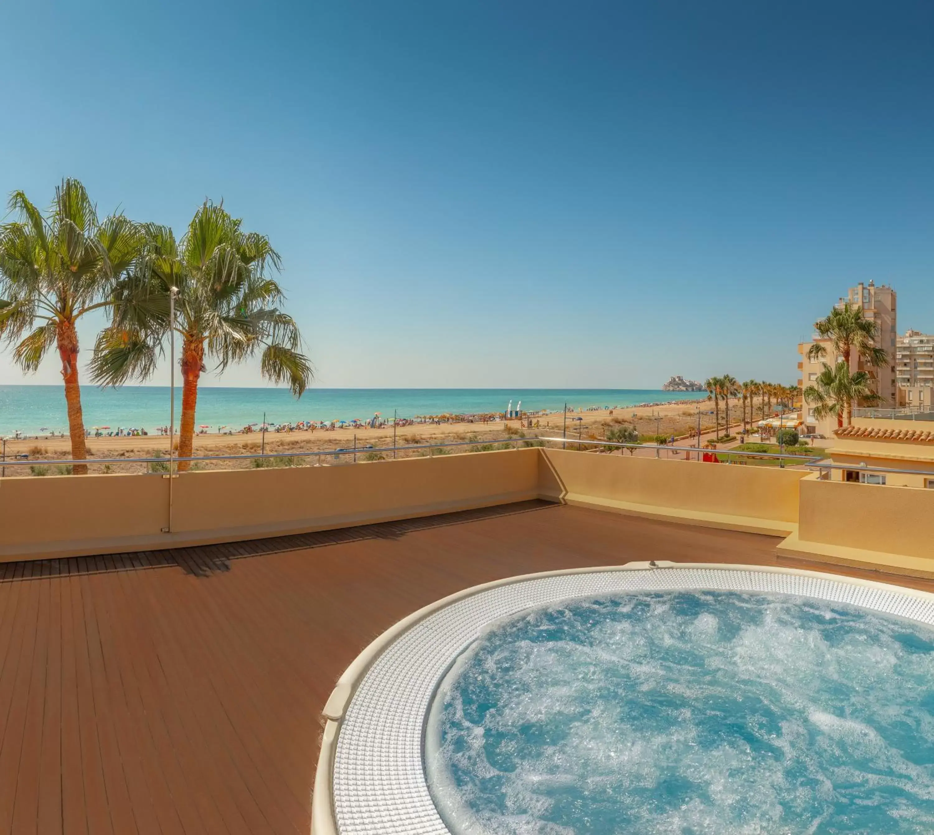 Garden, Swimming Pool in Hotel RH Casablanca Suites