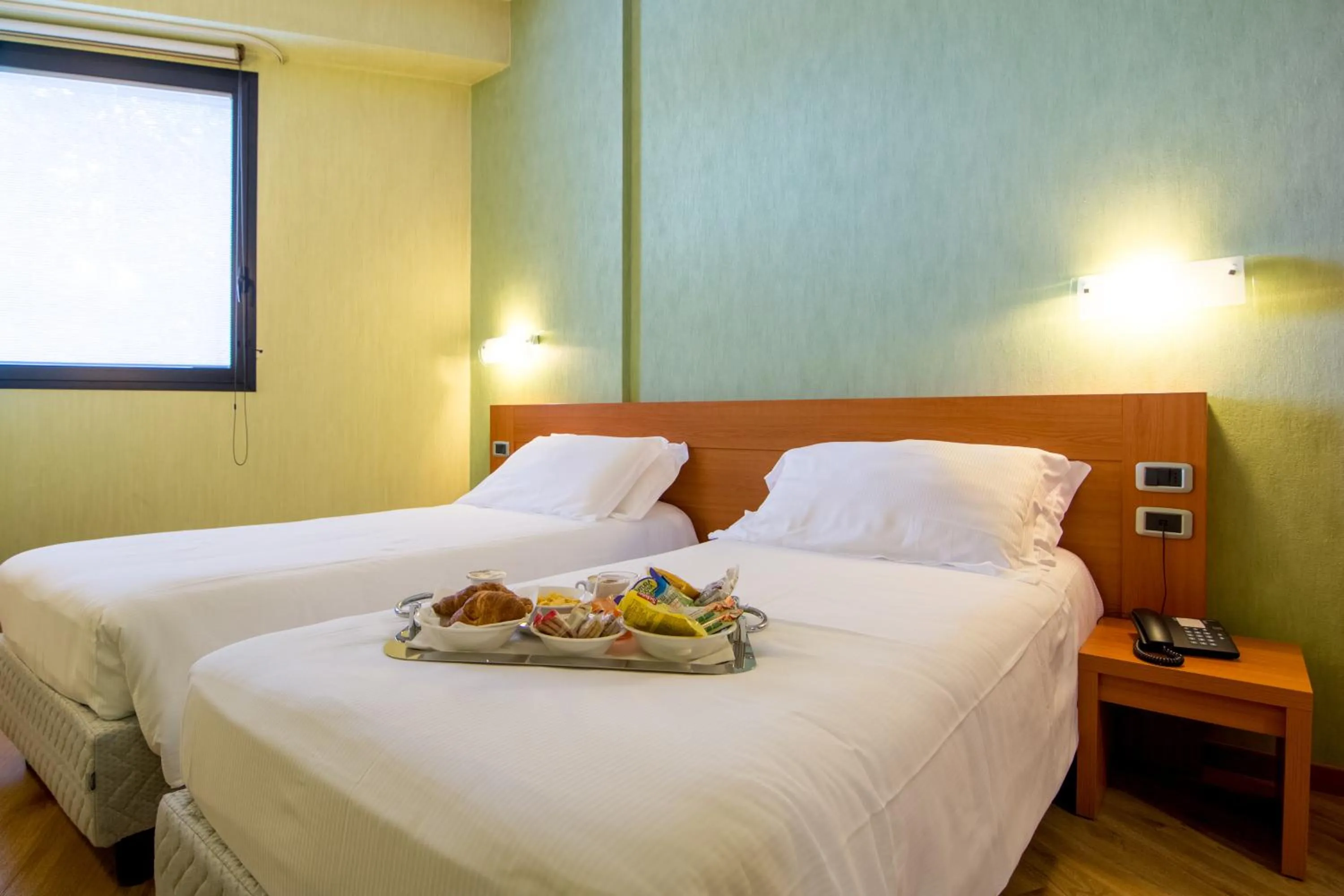 Bedroom, Bed in Hotel Concorde