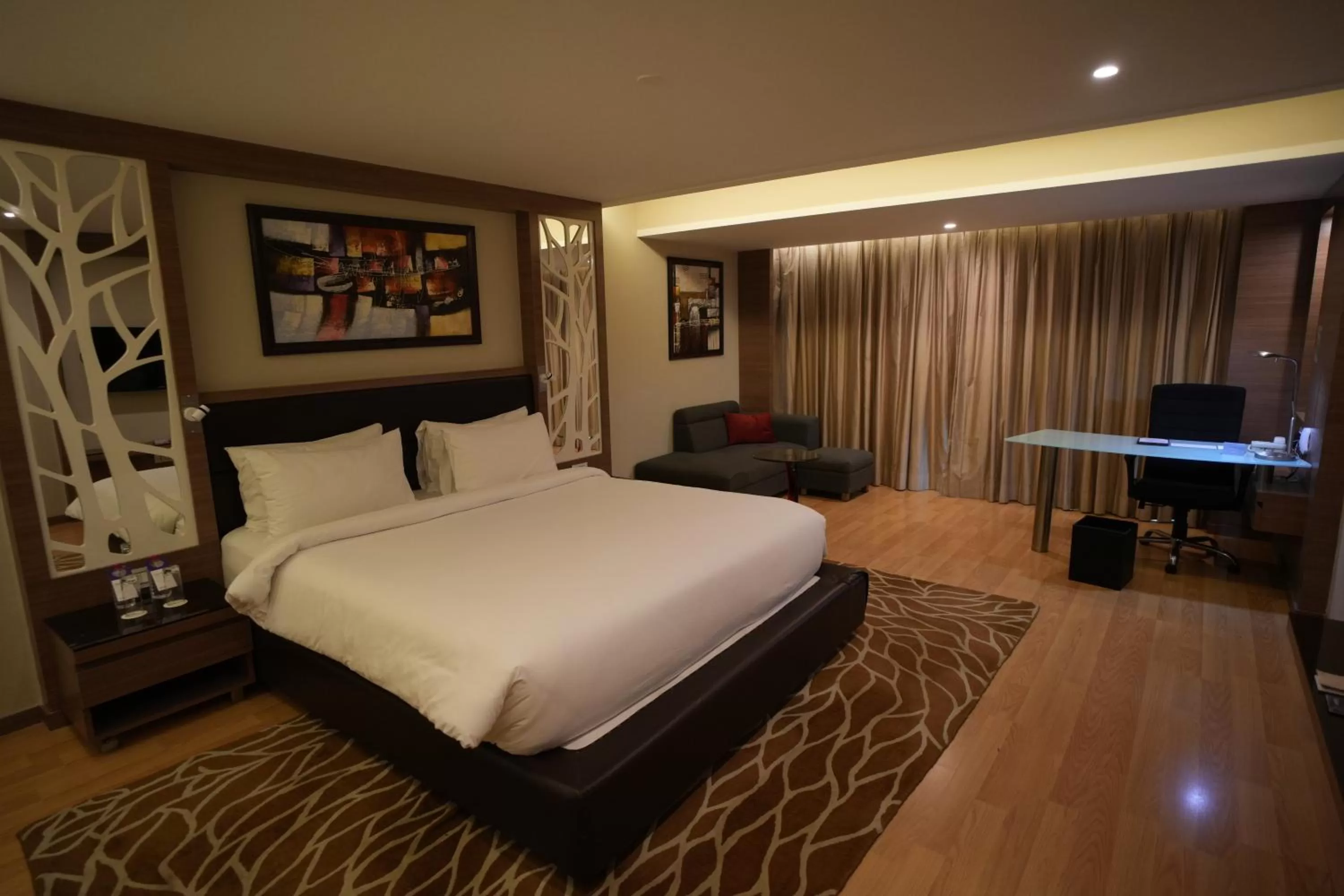 Bed in Radisson Udaipur