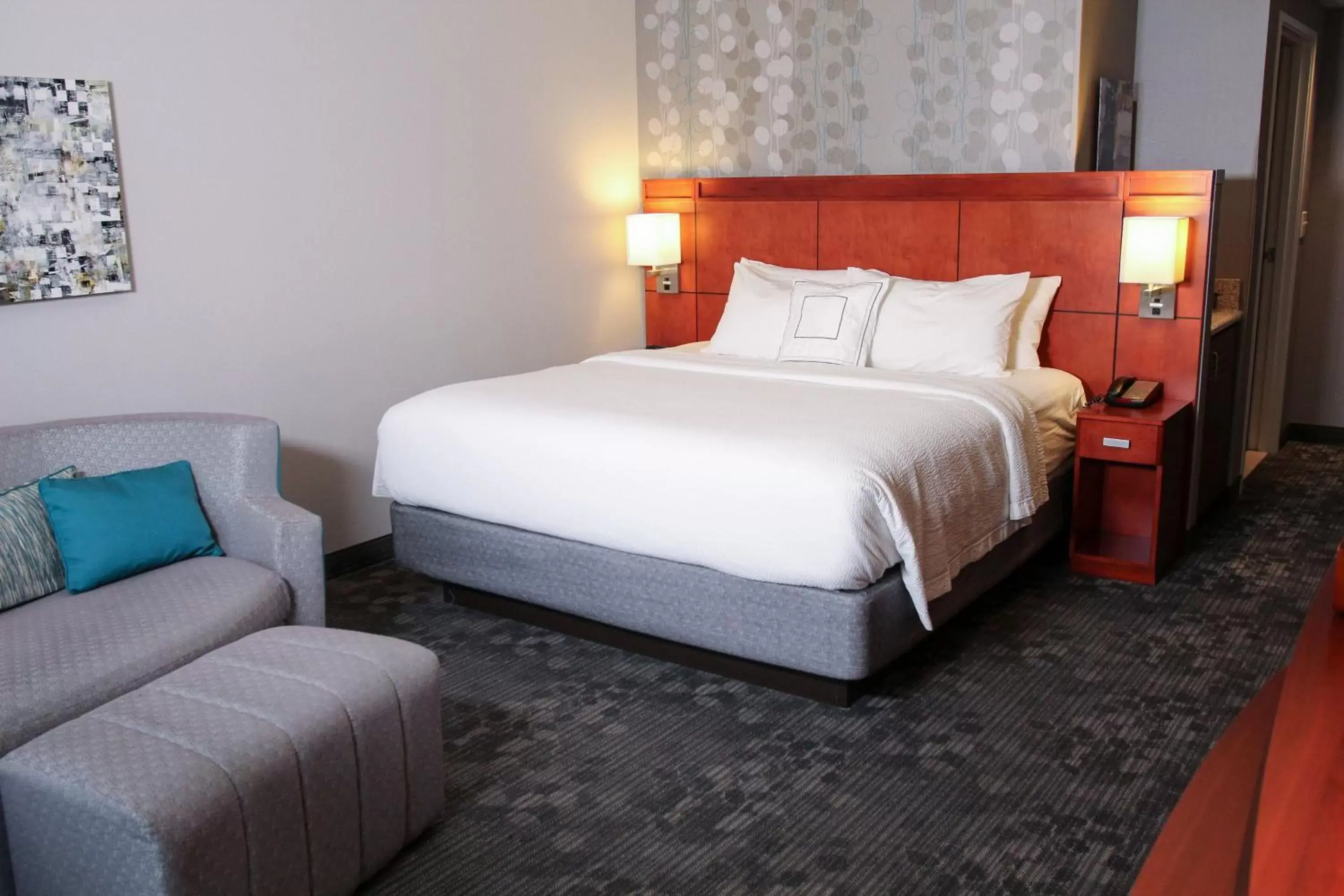 Photo of the whole room, Bed in Courtyard by Marriott Owensboro