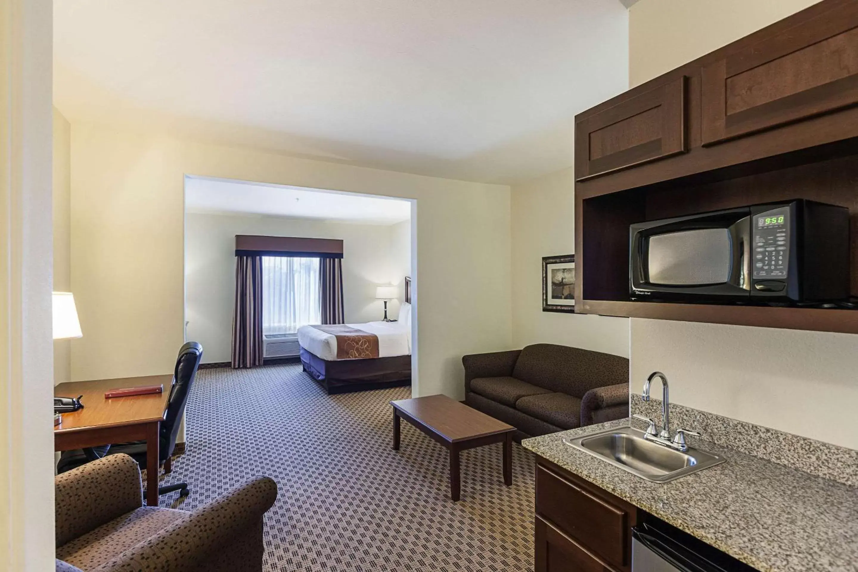 Photo of the whole room, Seating Area in Comfort Suites San Antonio North - Stone Oak