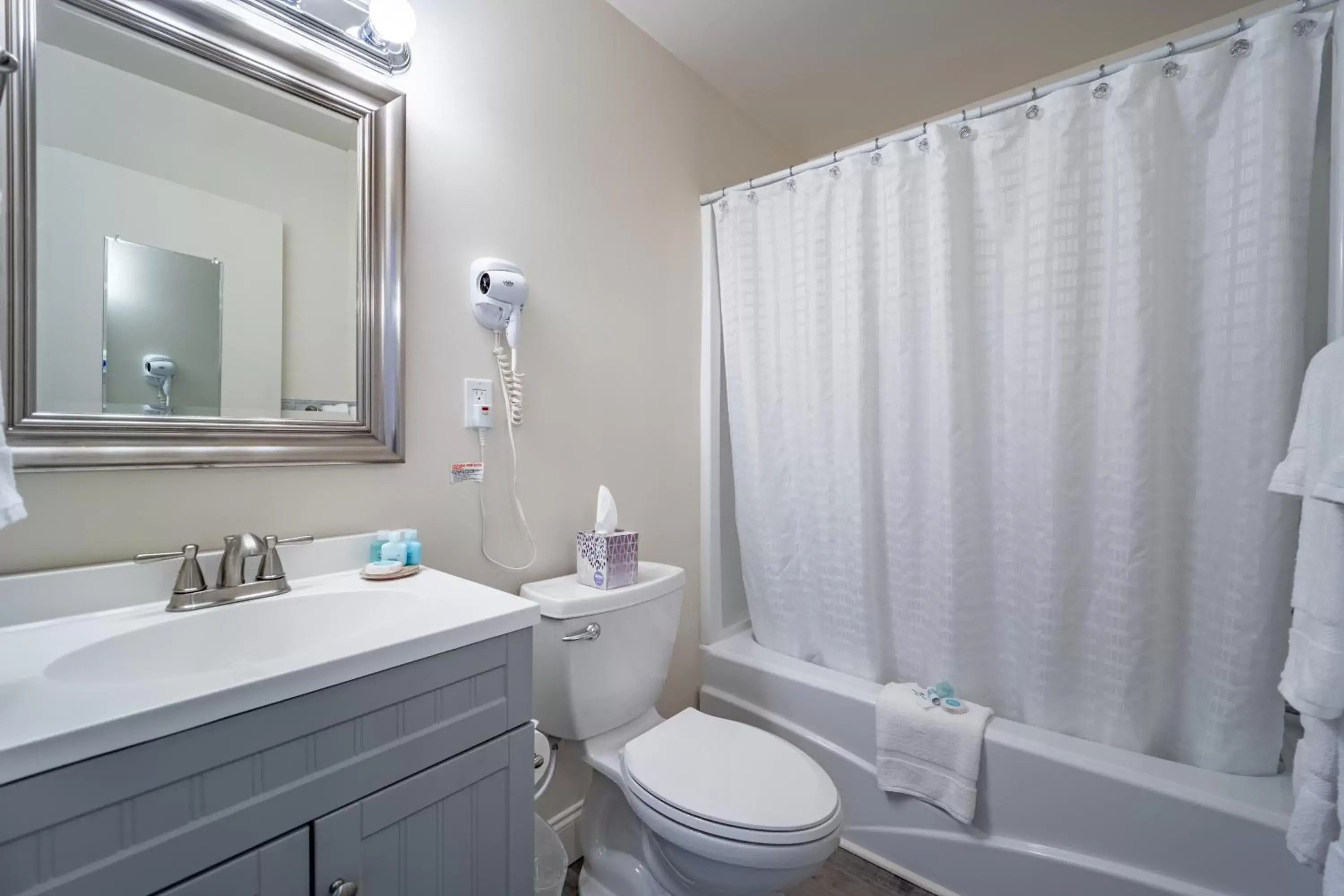 Bathroom in Ocean Glass Inn