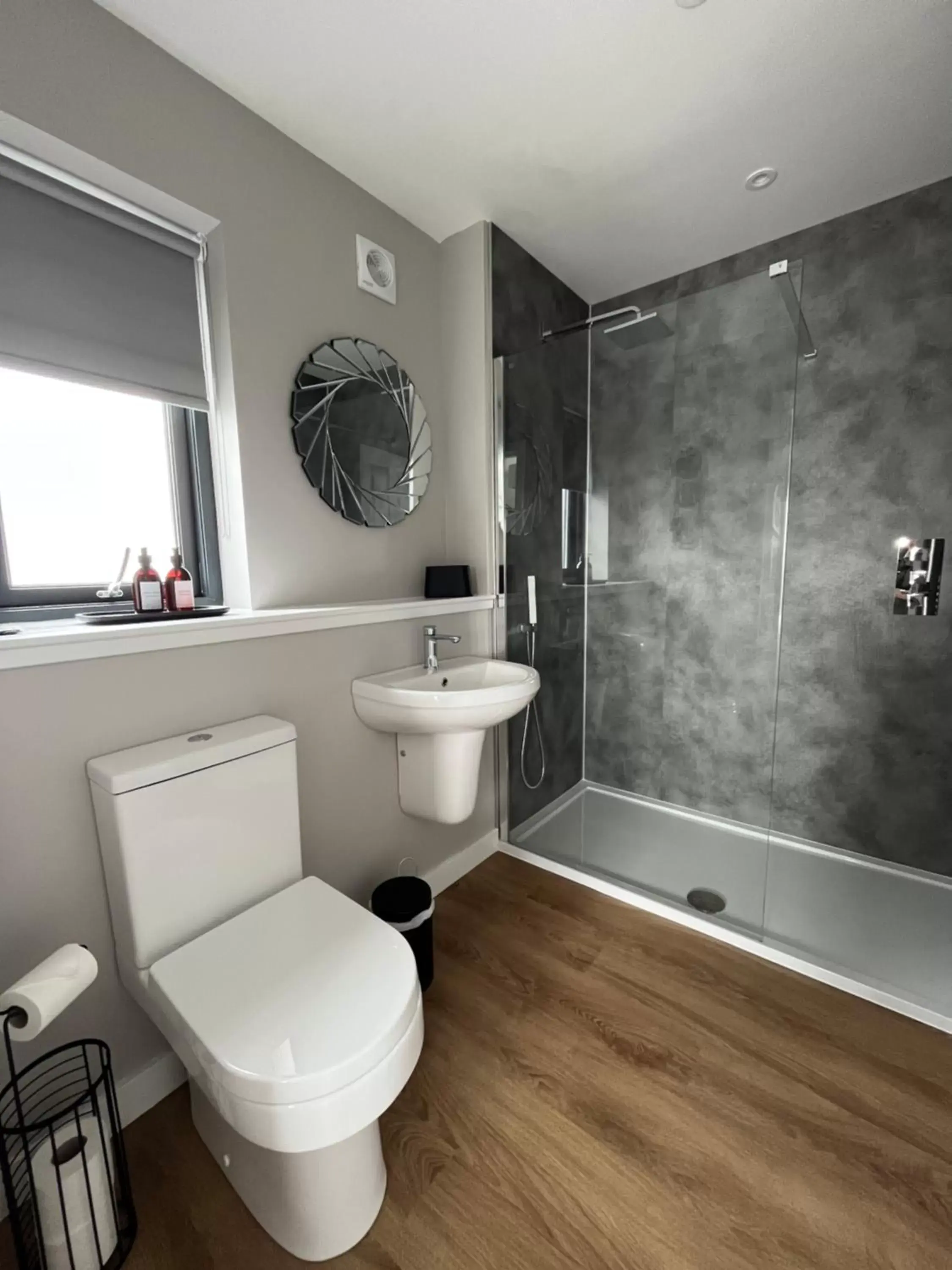 Shower, Bathroom in Sgothan Dearg