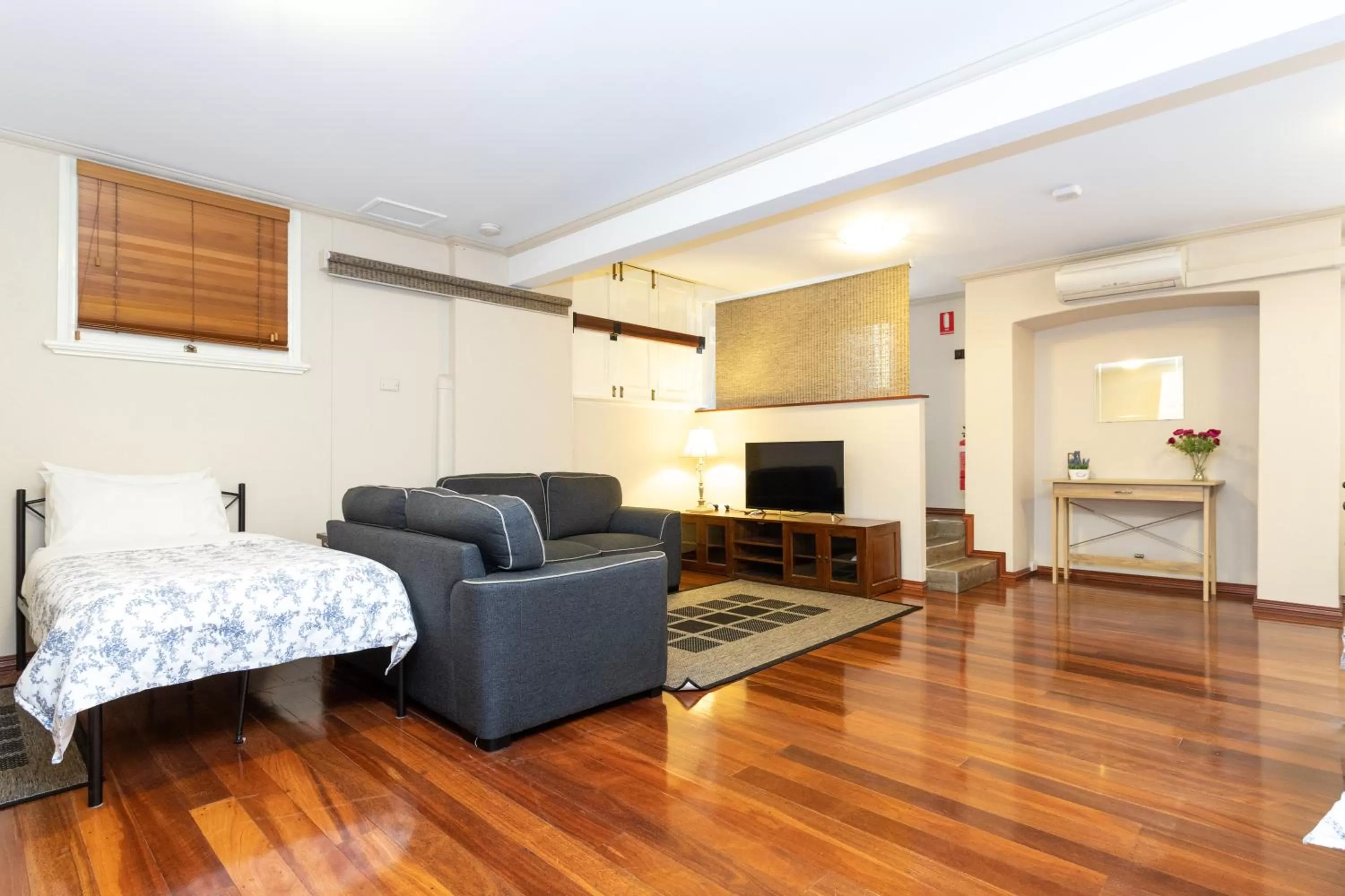 Bed in Fremantle Bed & Breakfast