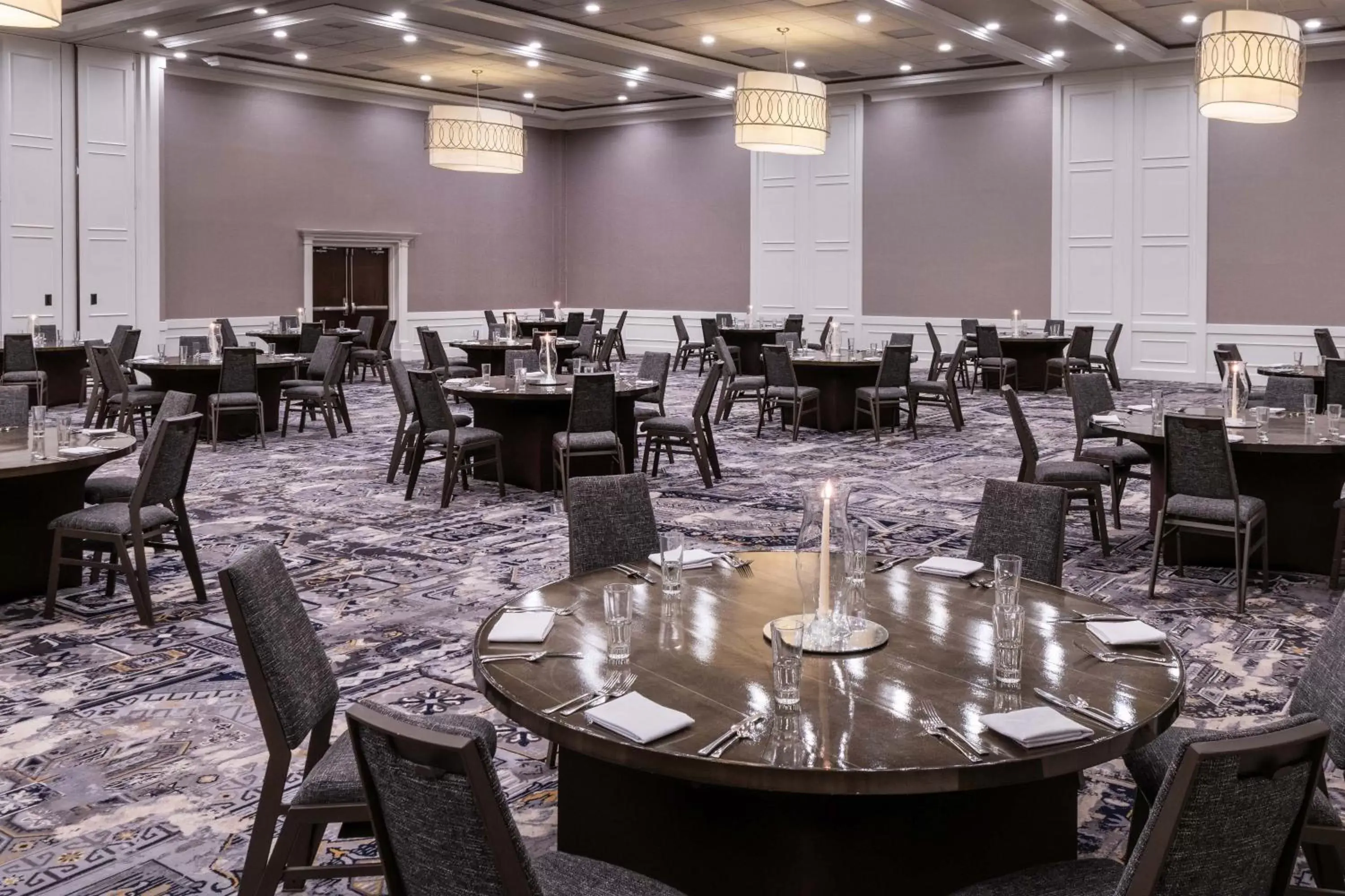 Meeting/conference room, Restaurant/Places to Eat in Sheraton Ann Arbor Hotel