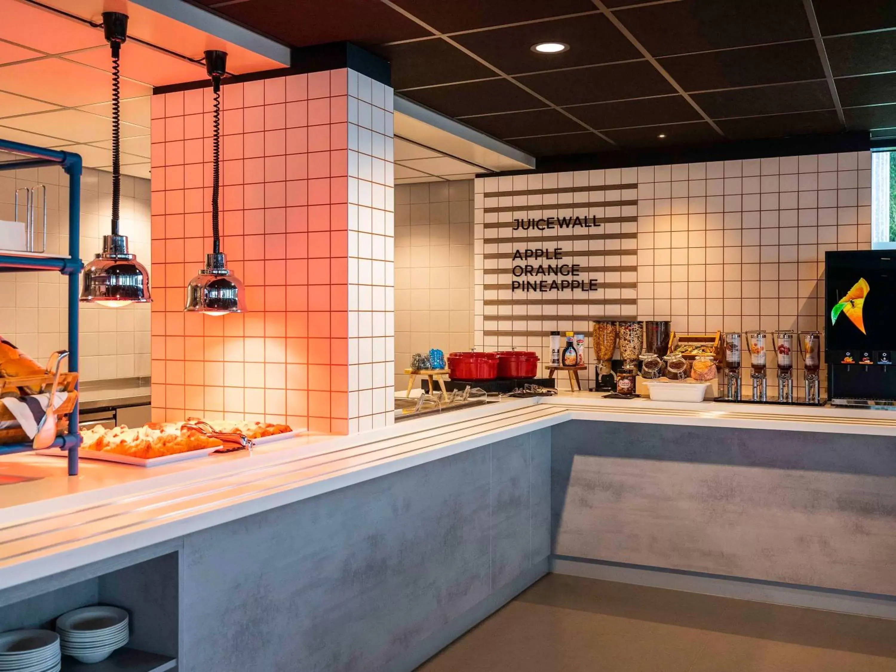 Breakfast, Kitchen/Kitchenette in ibis budget Amsterdam Airport