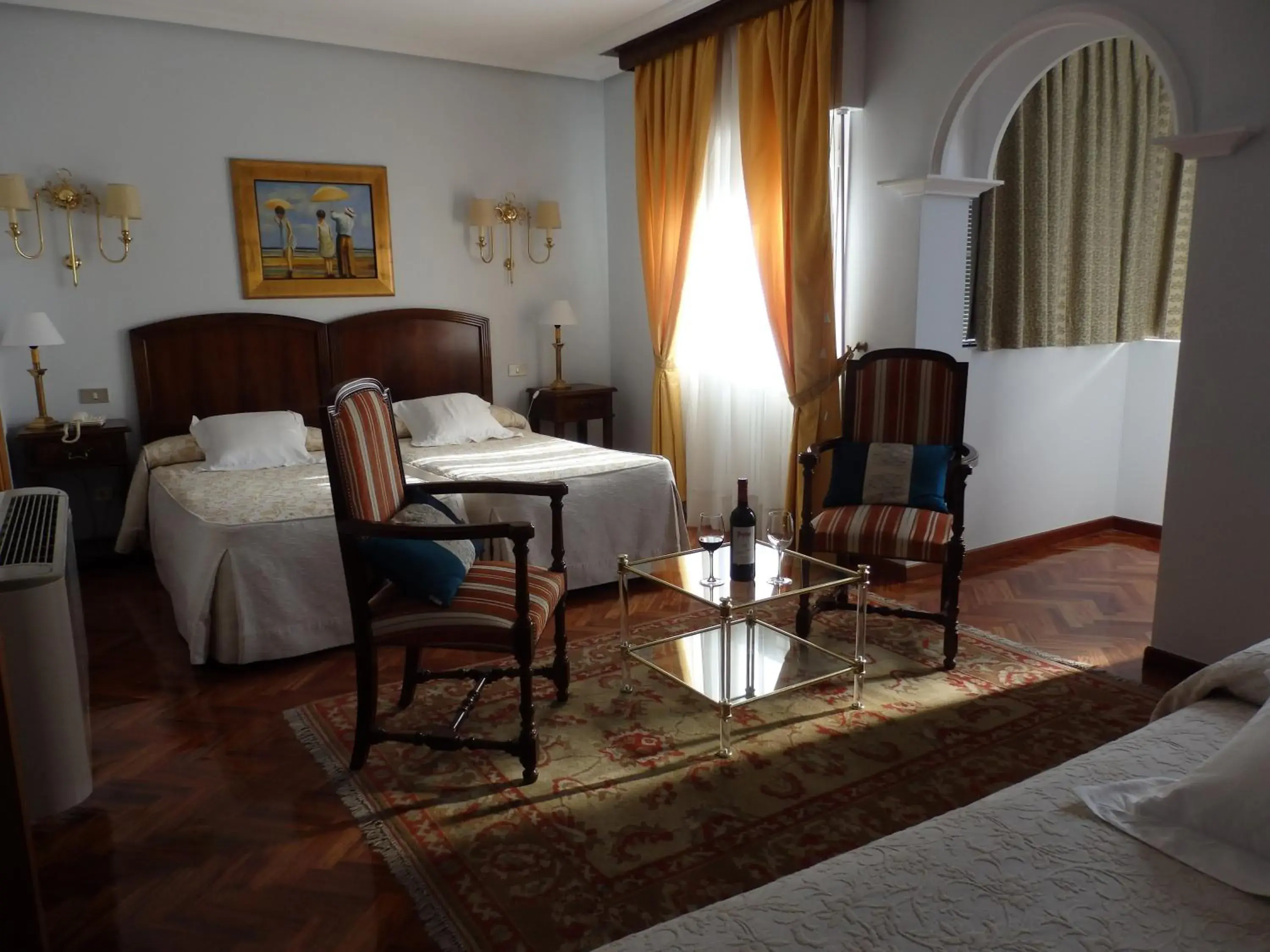 Photo of the whole room, Dining Area in Hotel Aranda