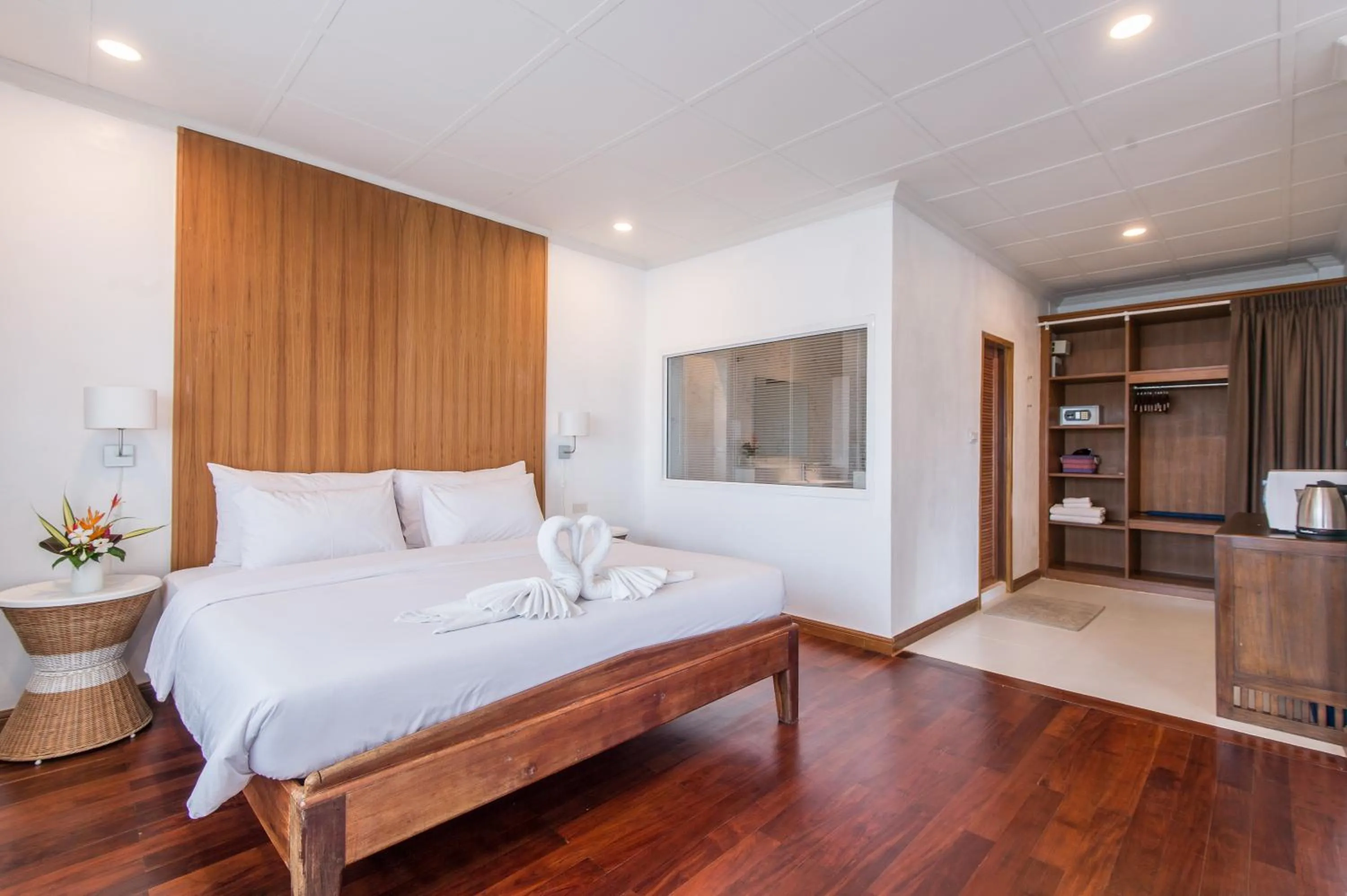 Property building, Bed in Twin Bay Resort Koh Lanta