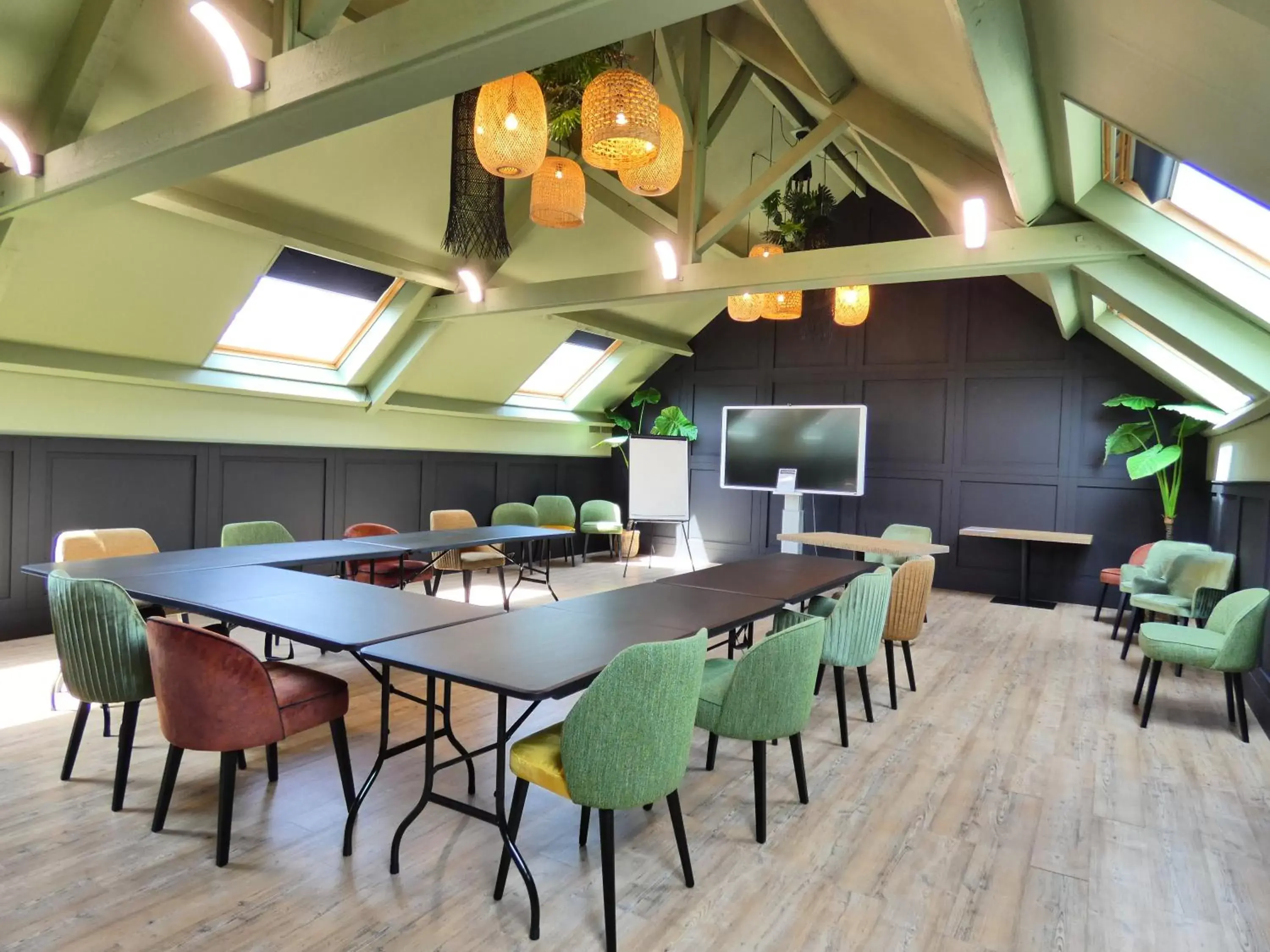 Meeting/conference room in Logis Hotel Restaurant Black and Green Limoges Sud