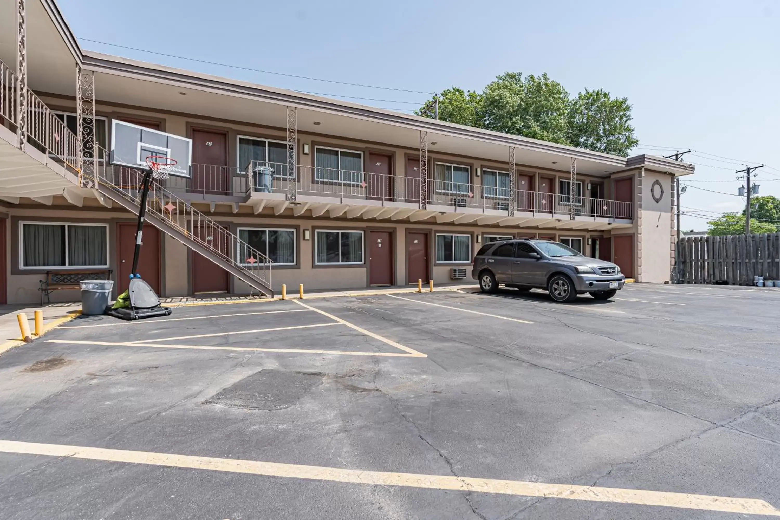 Property Building in Broadway Inn