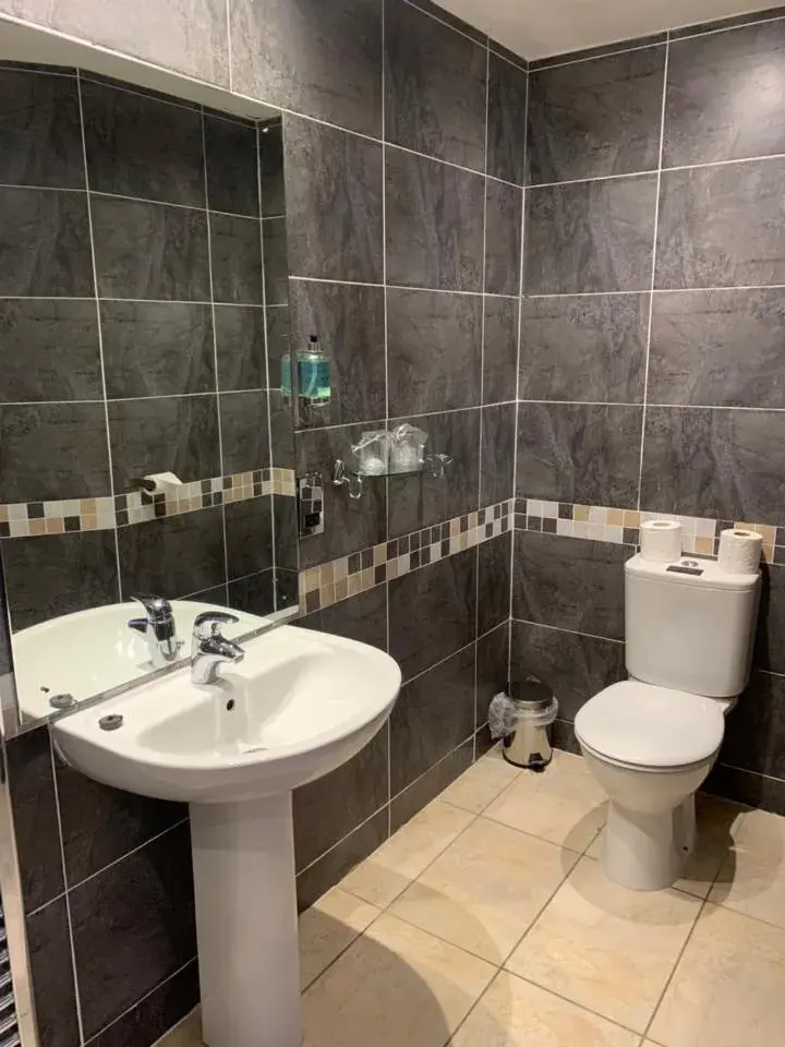 Bathroom in Beaufort Hotel