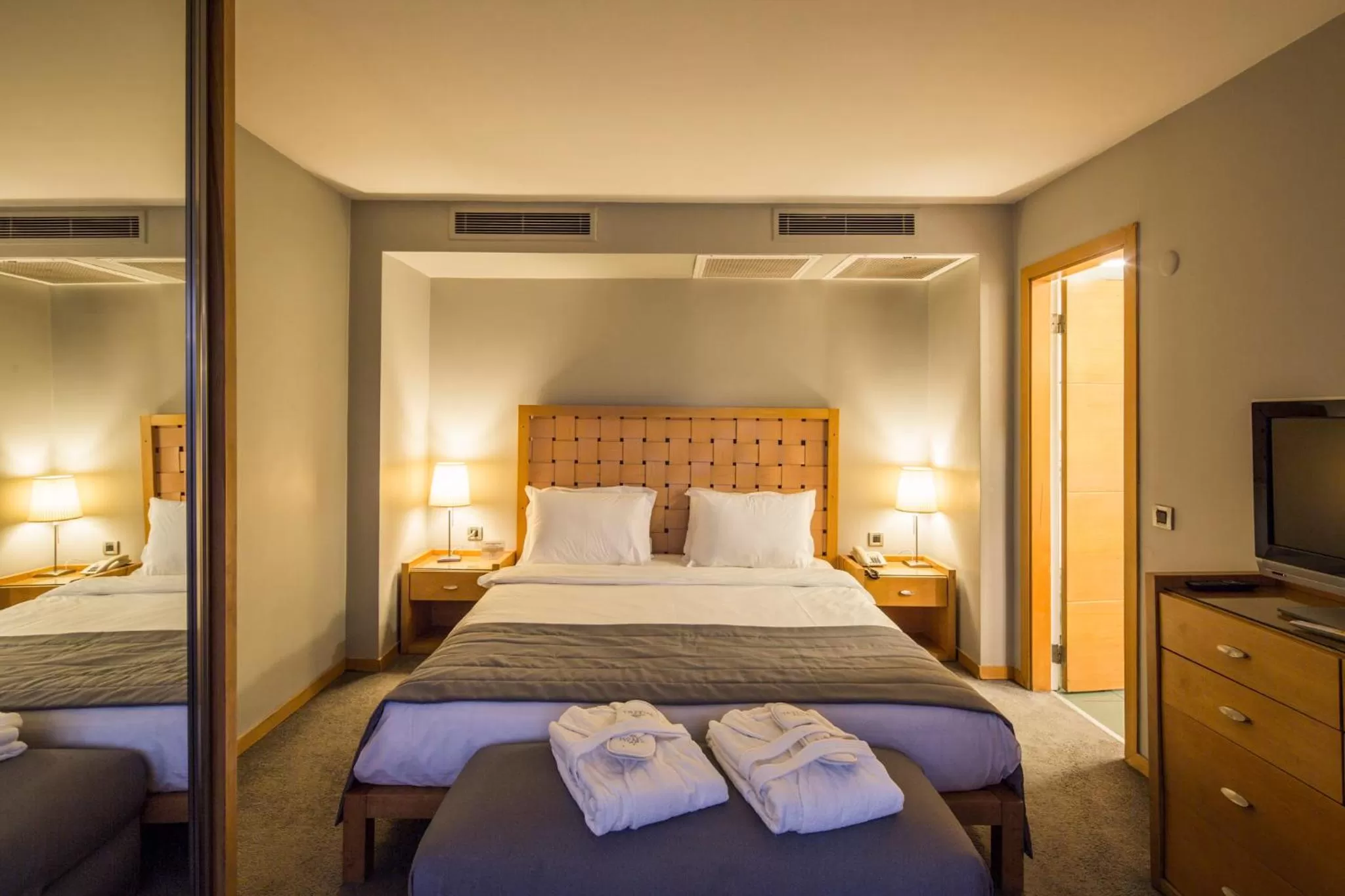 Bed in Taxim Suites Residences Istanbul