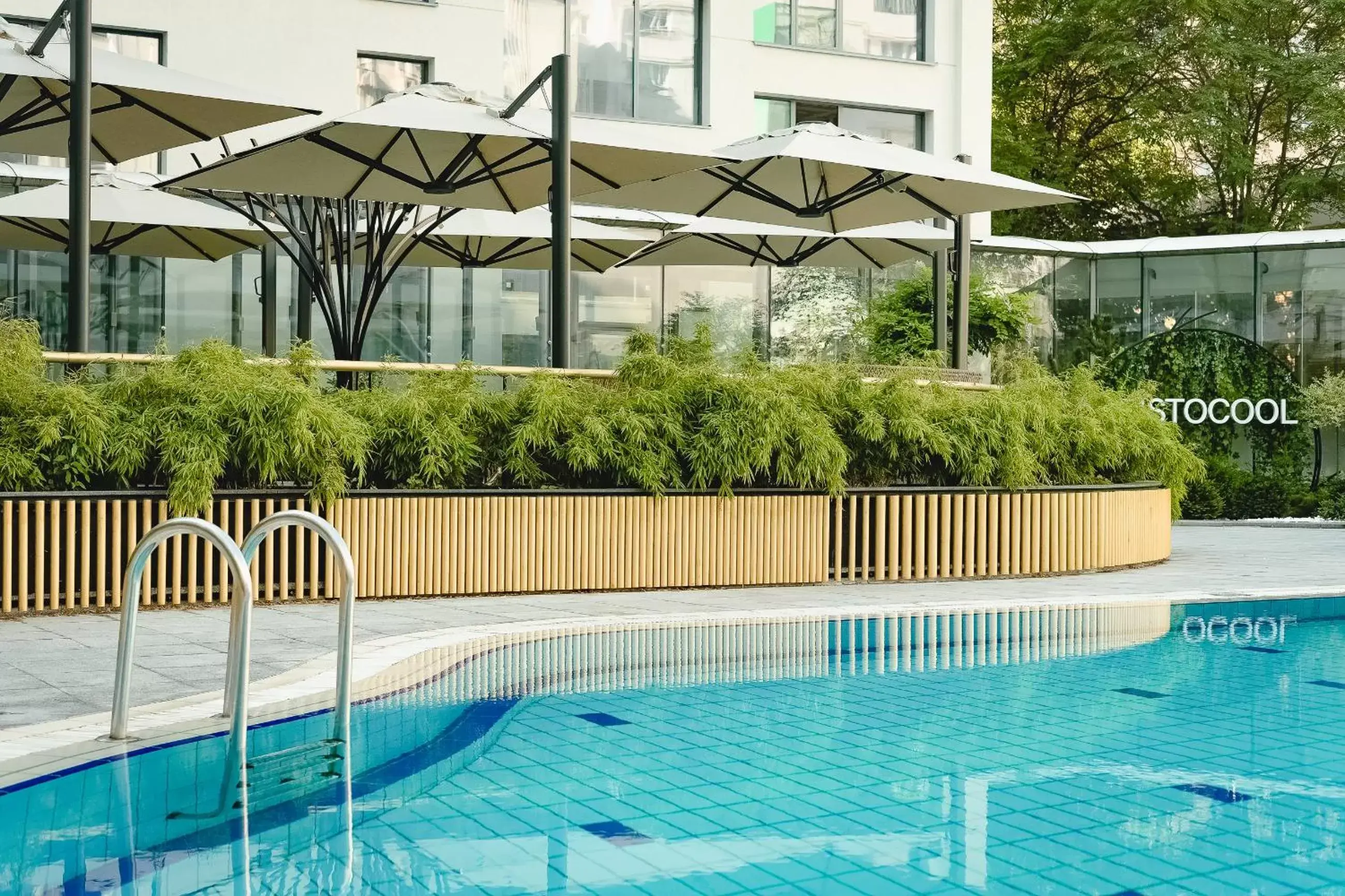 Garden, Swimming Pool in Radisson Blu Hotel Bucharest