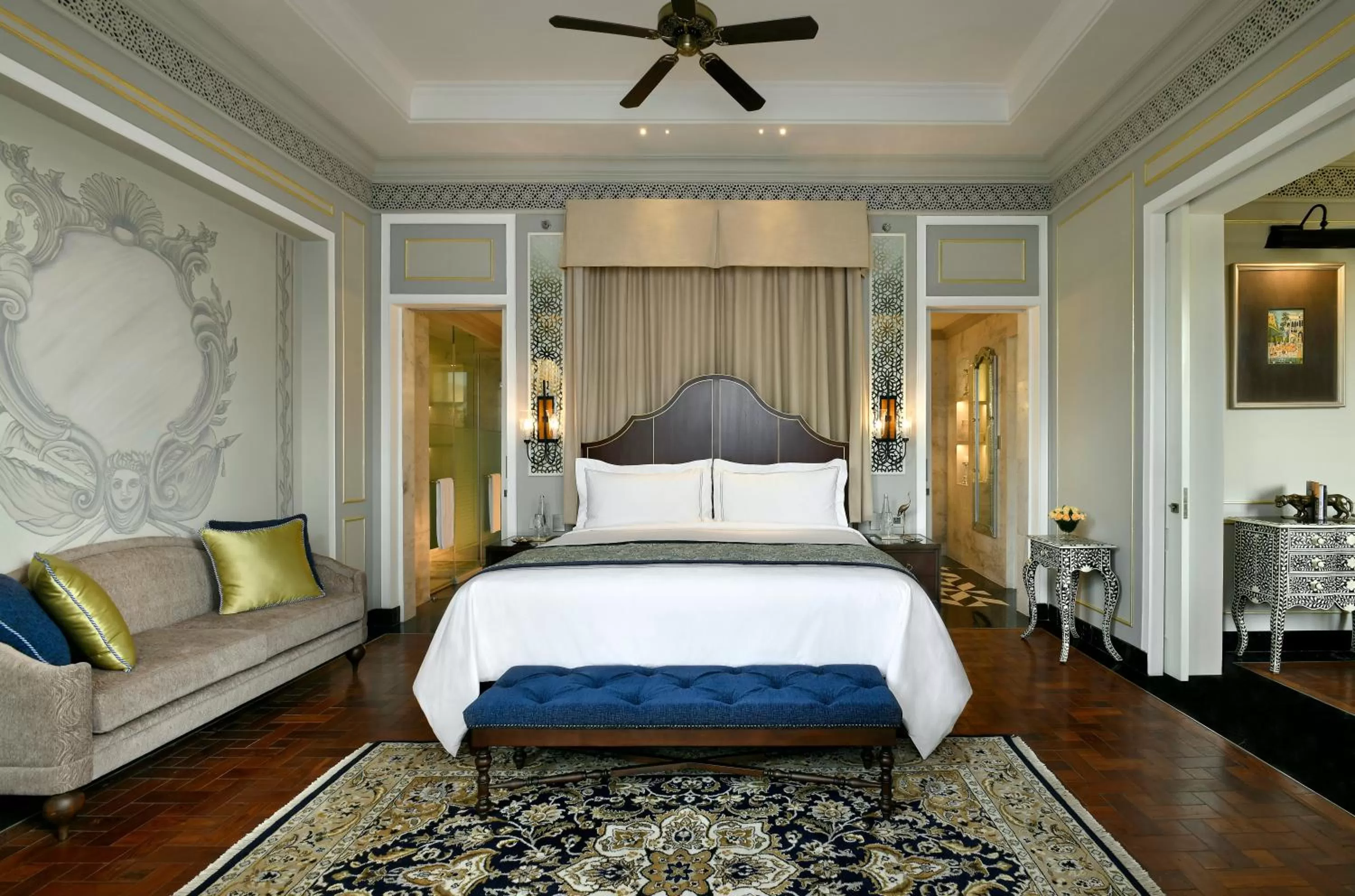 Photo of the whole room, Bed in Raffles Udaipur