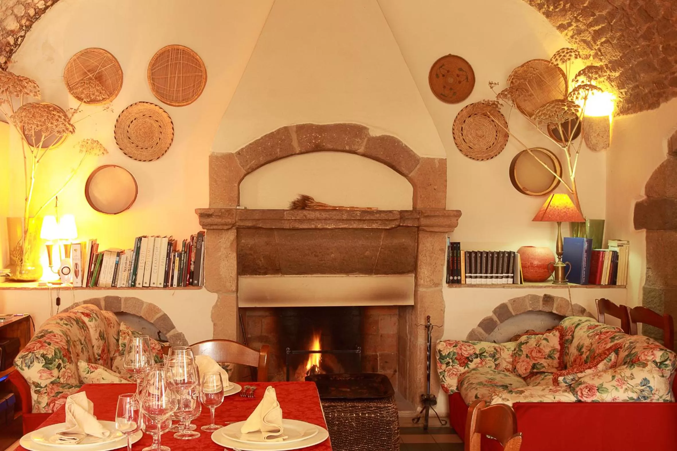 Communal lounge/ TV room in Antica Dimora Del Gruccione, Albergo diffuso