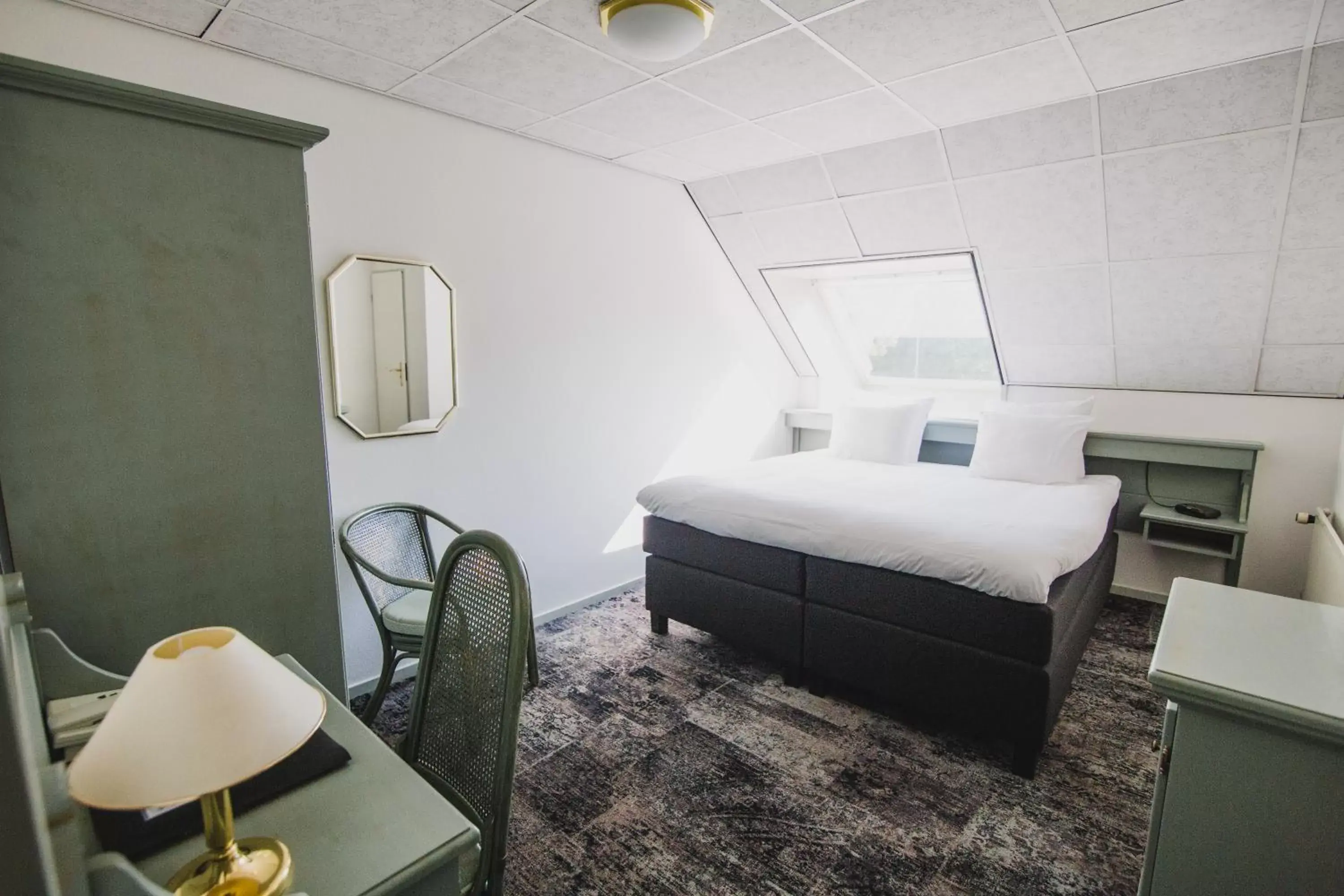 Budget Double Room in Hotel Sportsbar & Brasserie Dorhout Mees Budget Double Room in Hotel Sportsbar & Brasserie Dorhout Mees