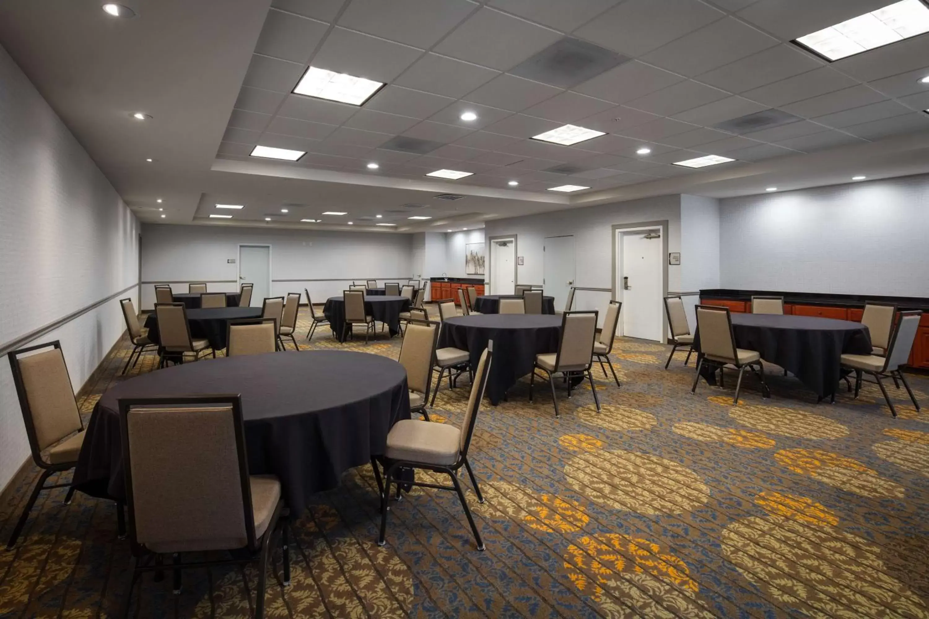 Meeting/conference room, Restaurant/Places to Eat in Homewood Suites by Hilton Fairfield-Napa Valley Area