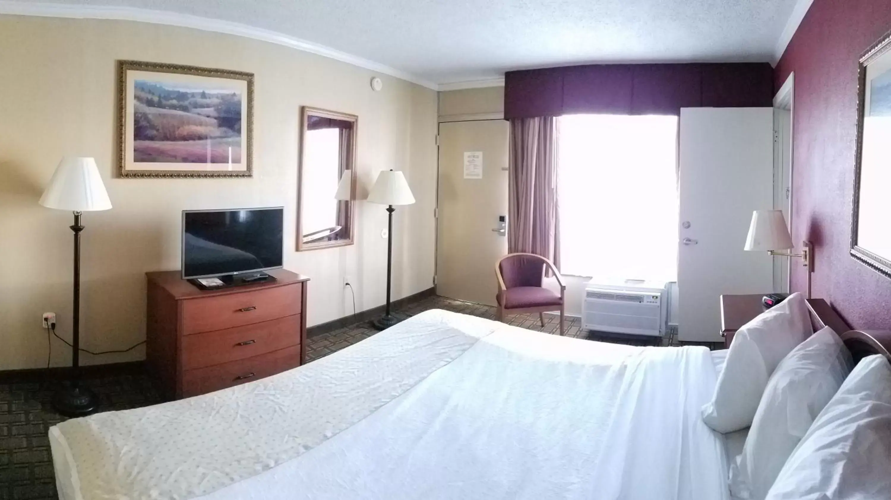 Bedroom, Bed in Travelodge by Wyndham Beckley Bedroom, Bed in Travelodge by Wyndham Beckley