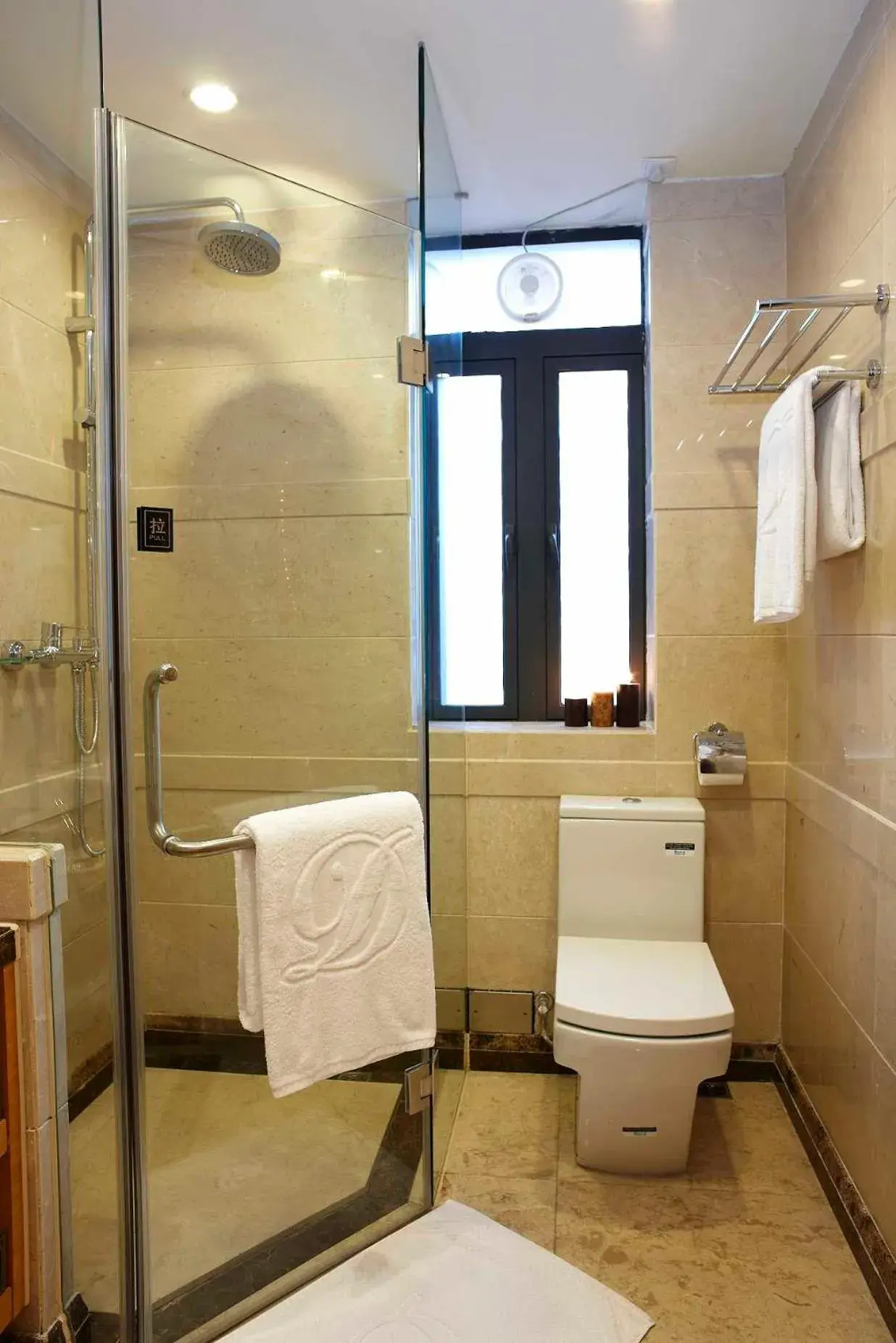 Bathroom in Dan Executive Hotel Apartment Zhujiang New Town