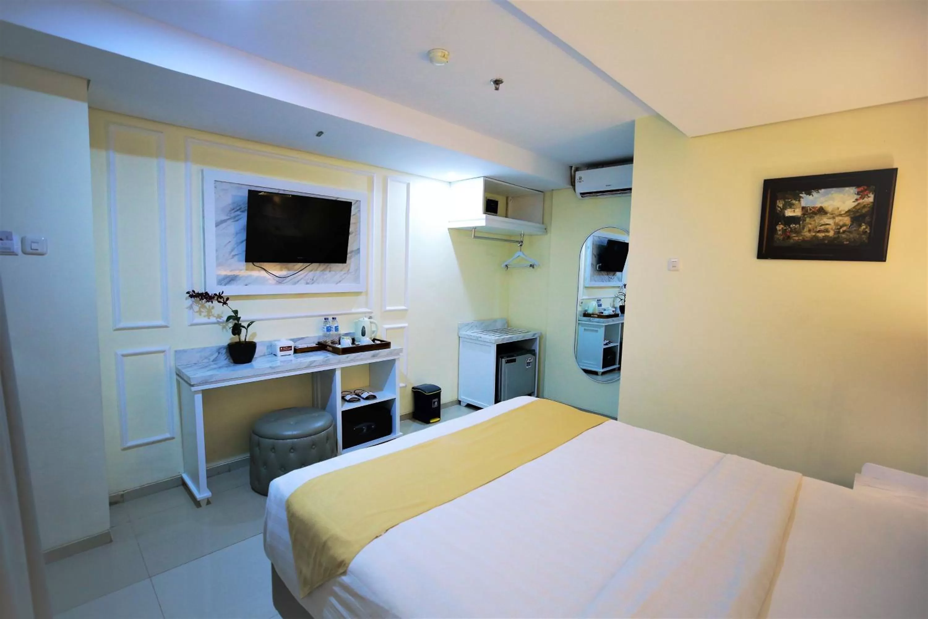 Bed in The Cube Hotel Malioboro, Azana Hotels Collection