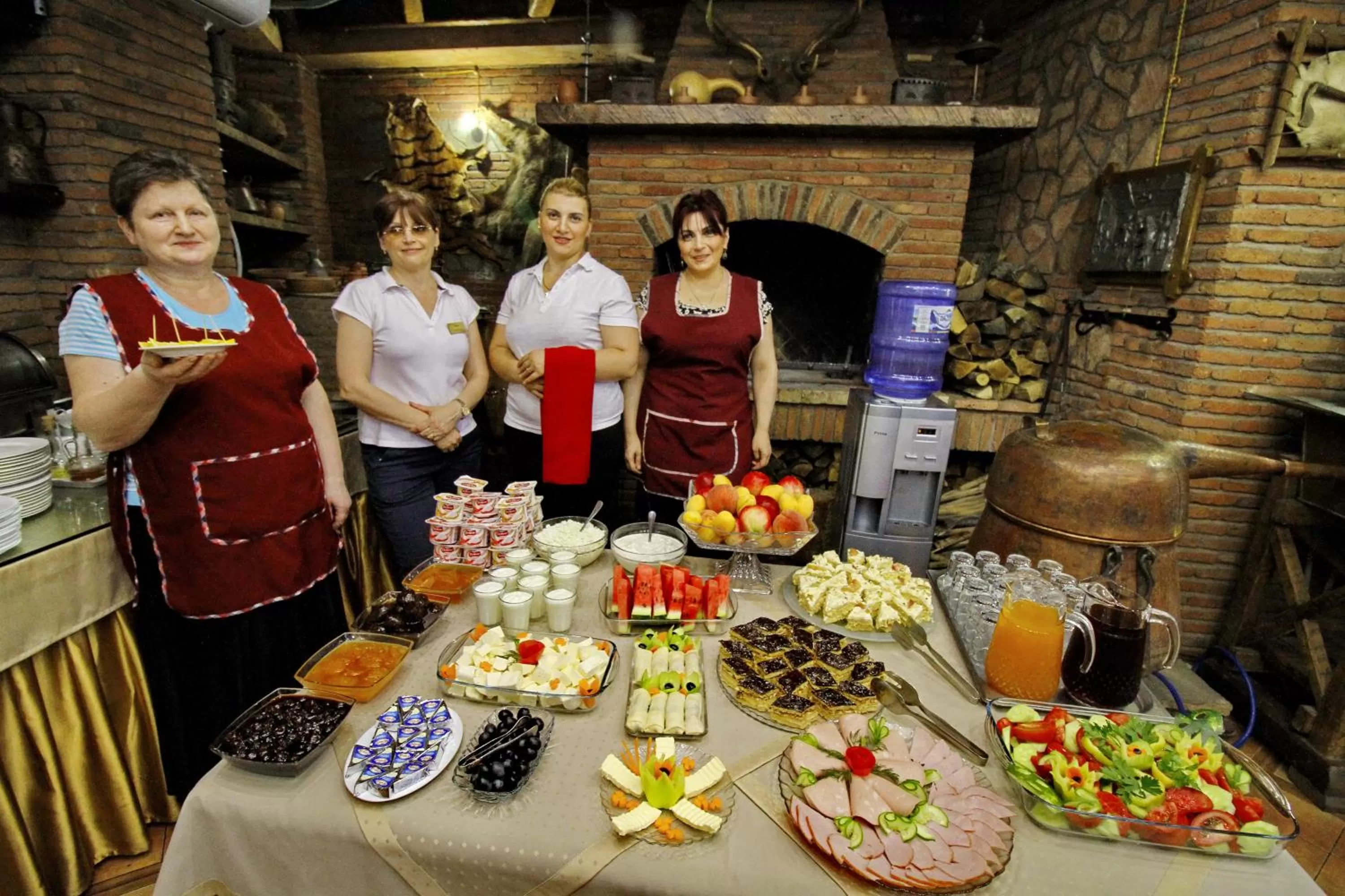 Restaurant/places to eat in Irmeni Hotel