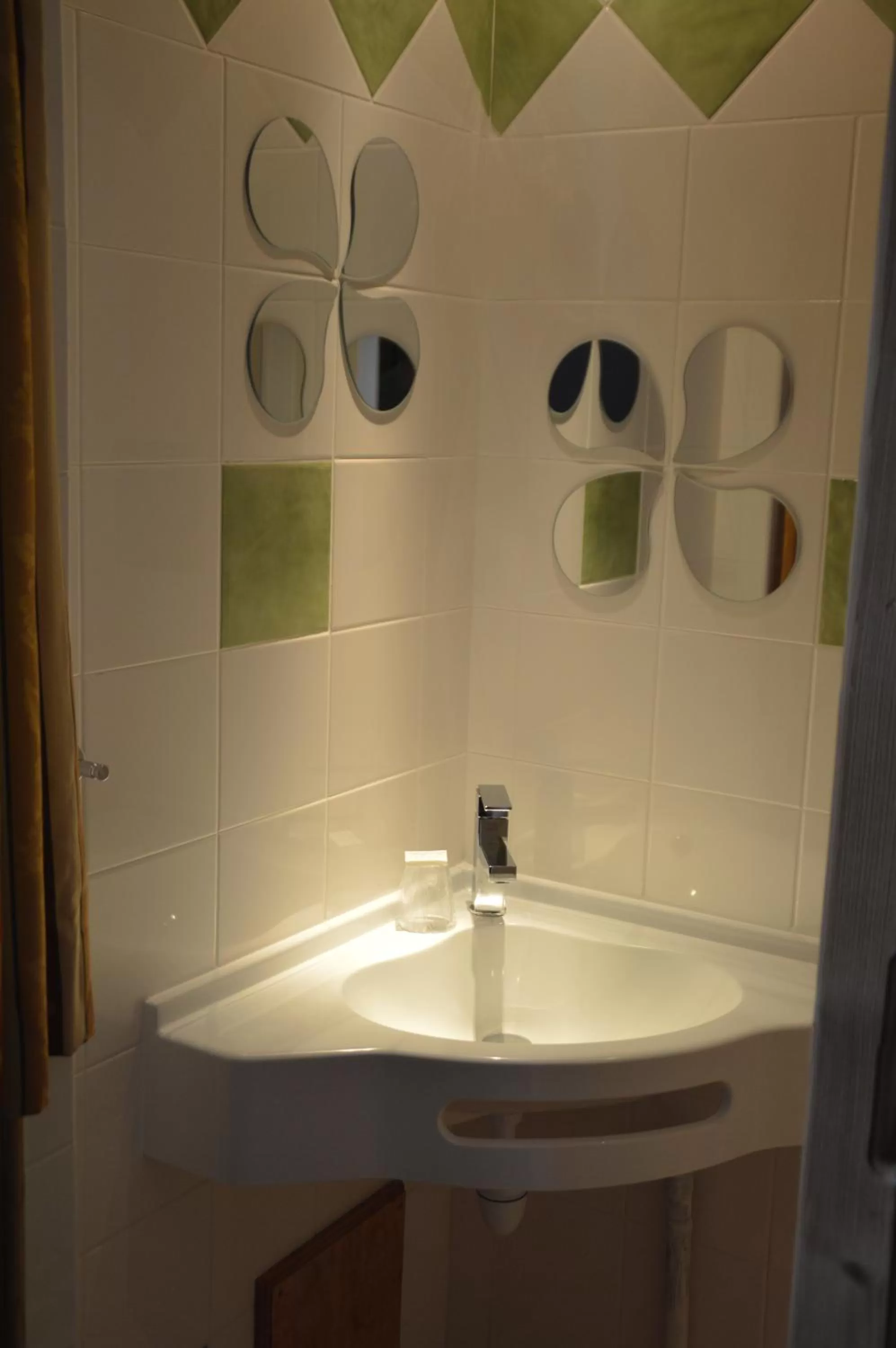 Bathroom in Hotel Le Genepy