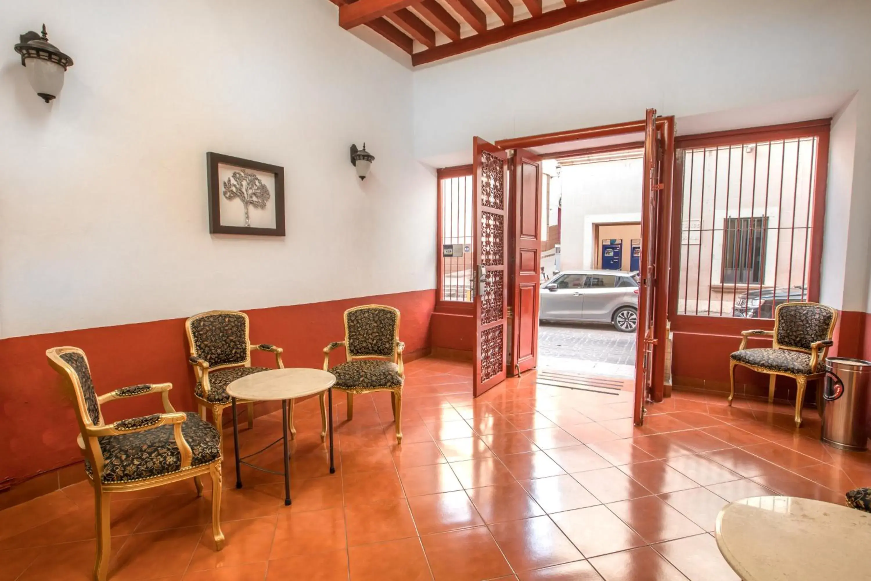 Facade/entrance, Seating Area in Hotel Santa Regina