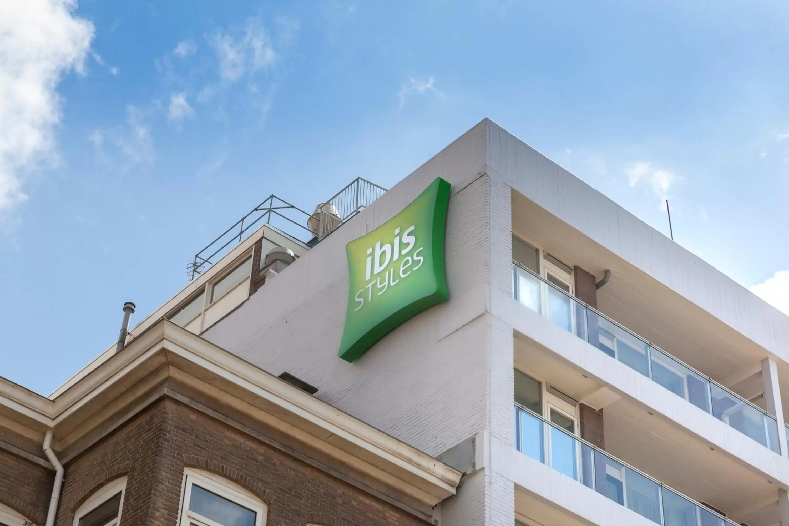 Property logo or sign in ibis Styles Den Haag Scheveningen