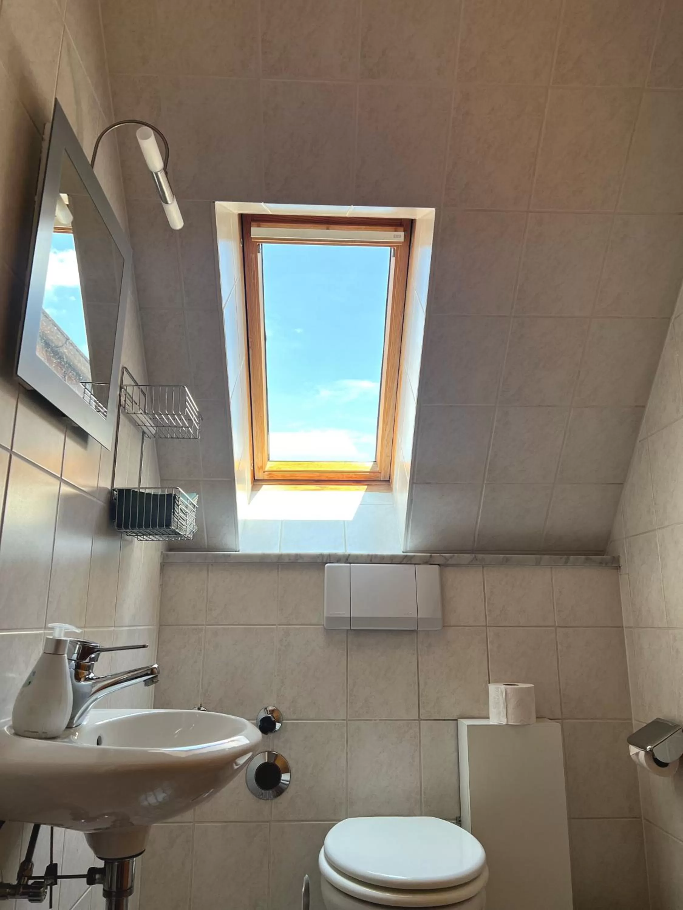 Toilet in Hotel Prinz