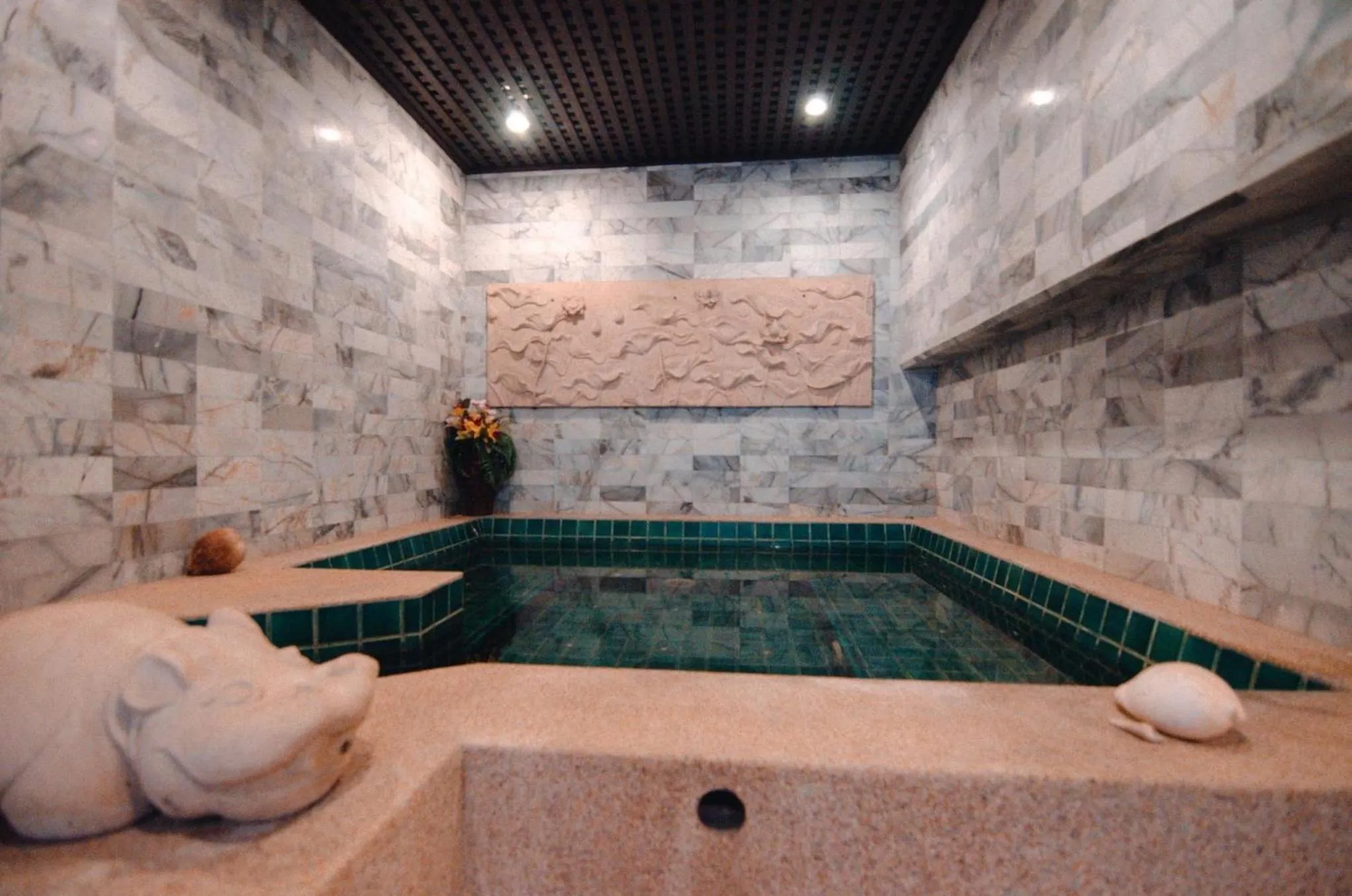 Hot Tub in C & N Resort and Spa - SHA Extra Plus