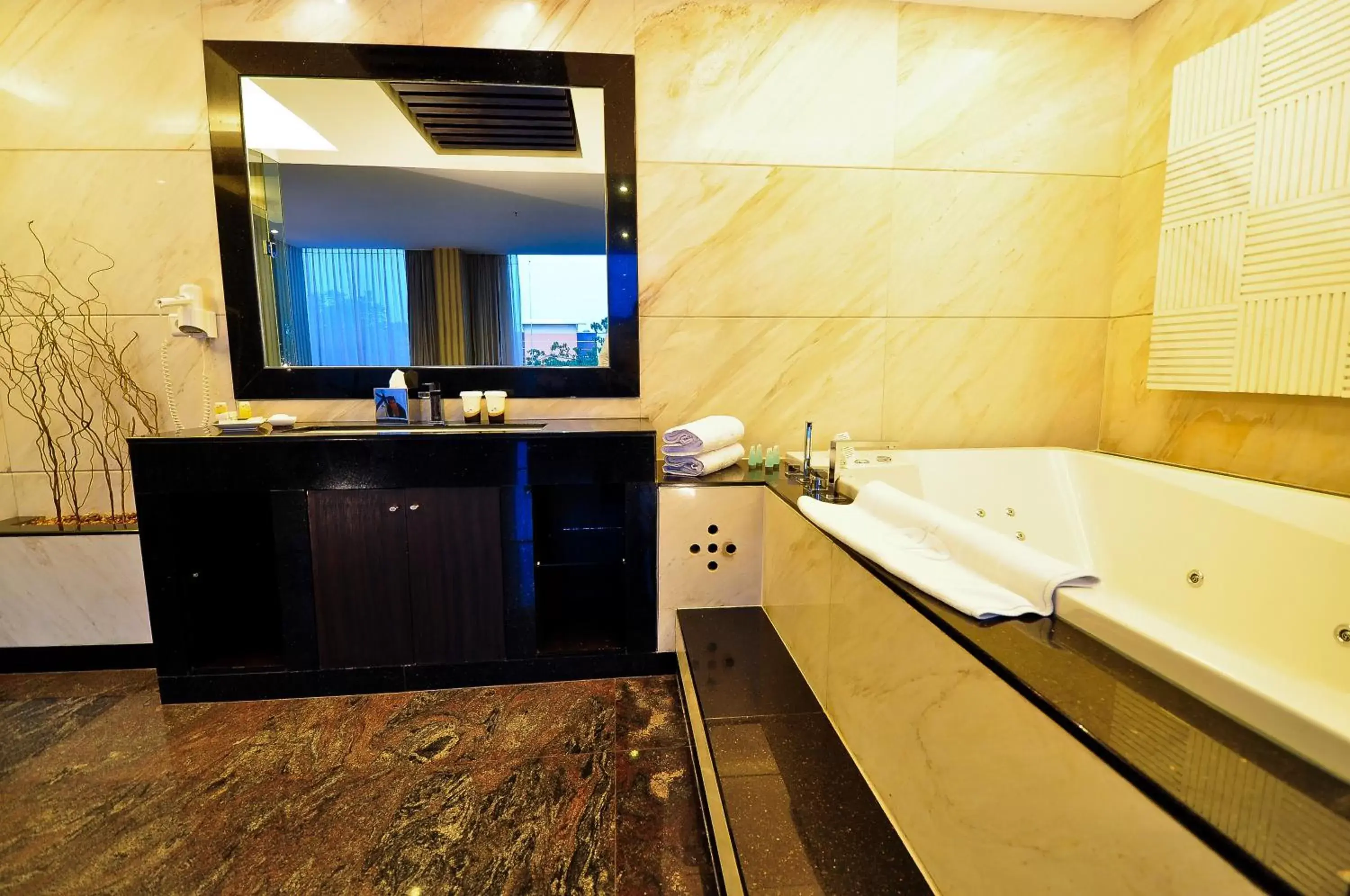 Bathroom in FM7 Resort Hotel - Jakarta Airport