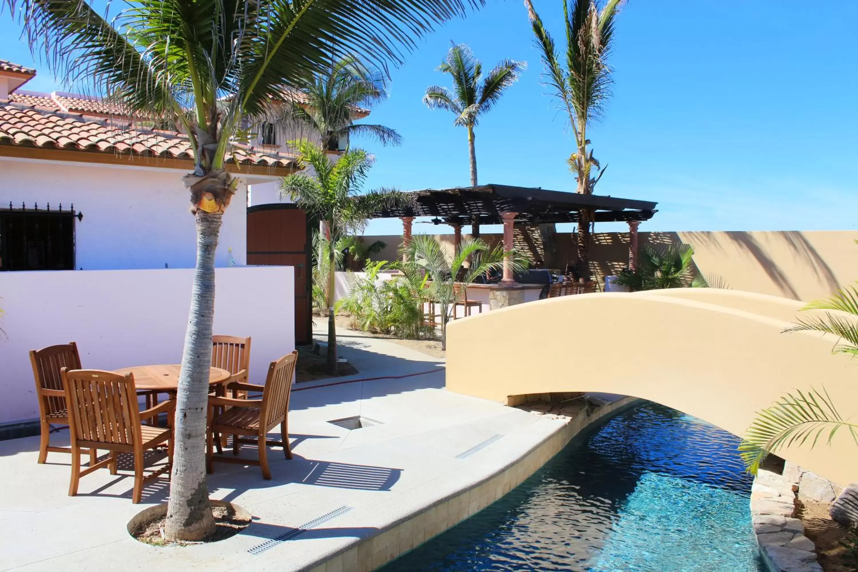 Swimming pool, Patio/Outdoor Area in Cerritos Beach Inn