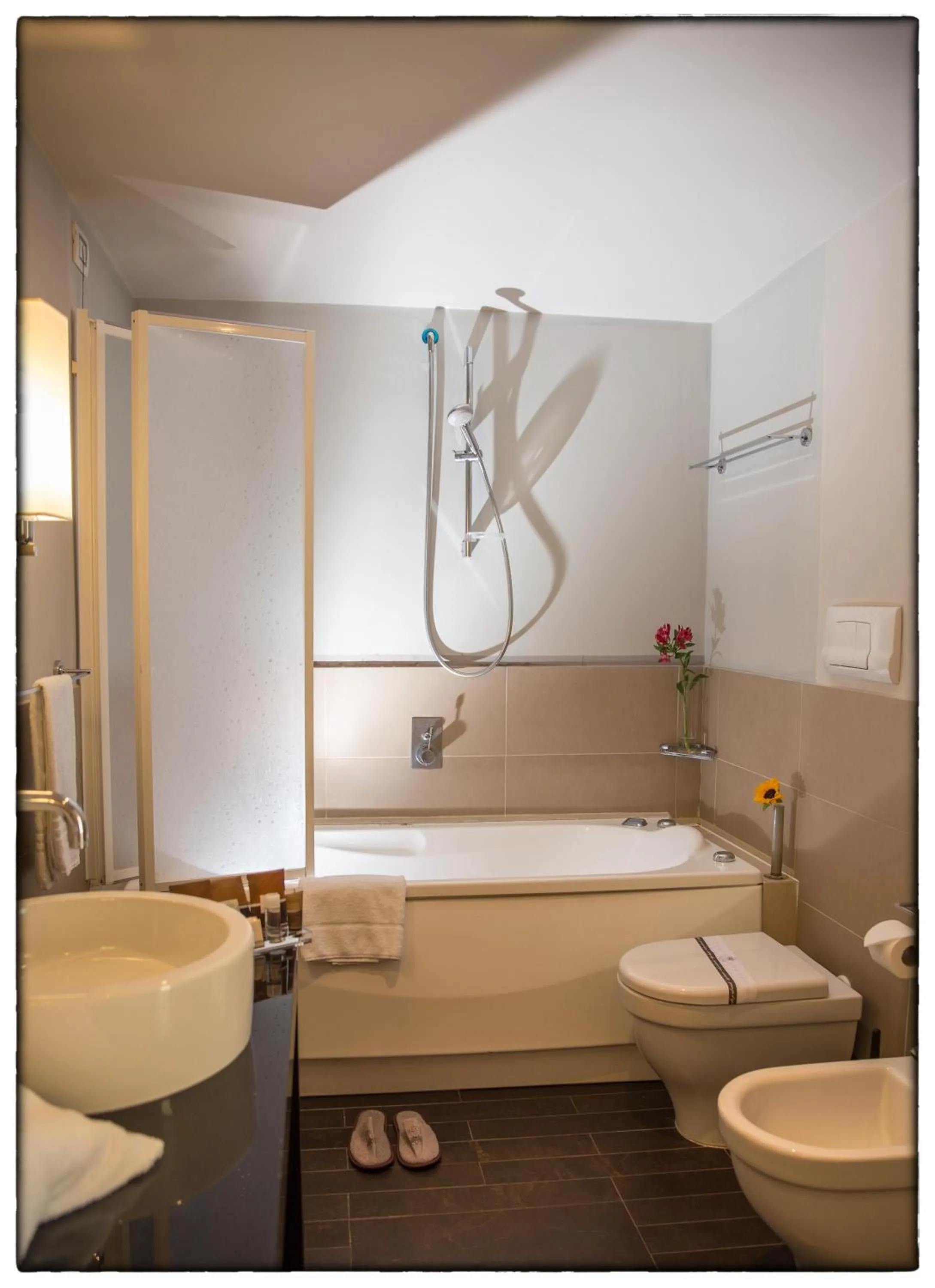 Shower in Grand Hotel Villa Itria Congress & Spa