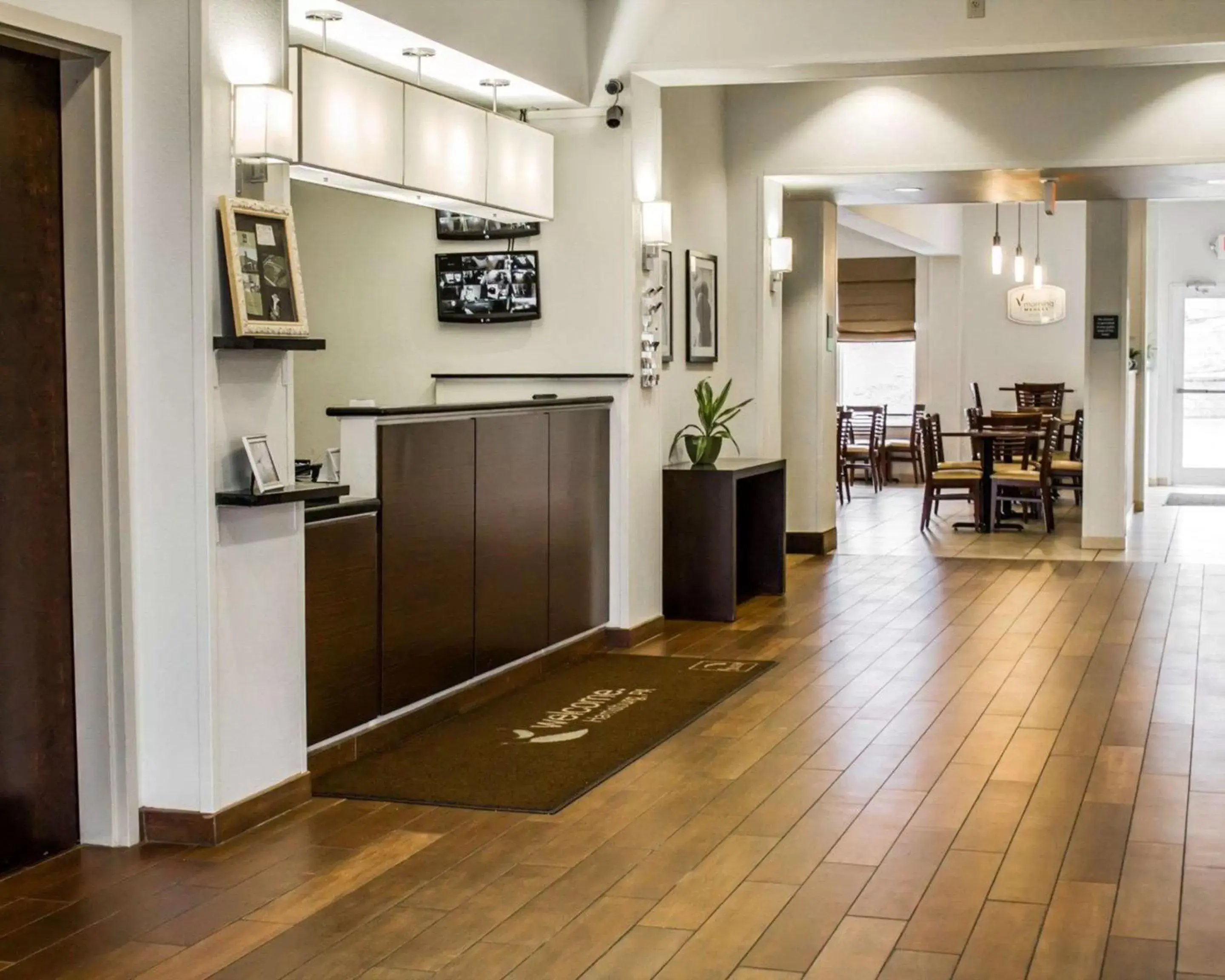 Lobby or reception, Kitchen/Kitchenette in Sleep Inn & Suites Harrisburg -Eisenhower Boulevard