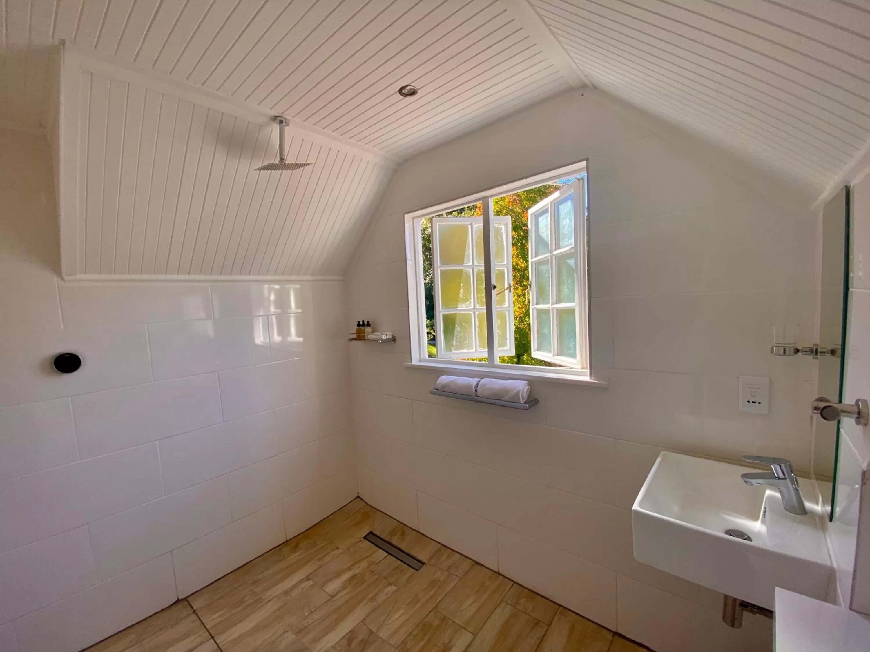 Shower in Vida Nova Retreat