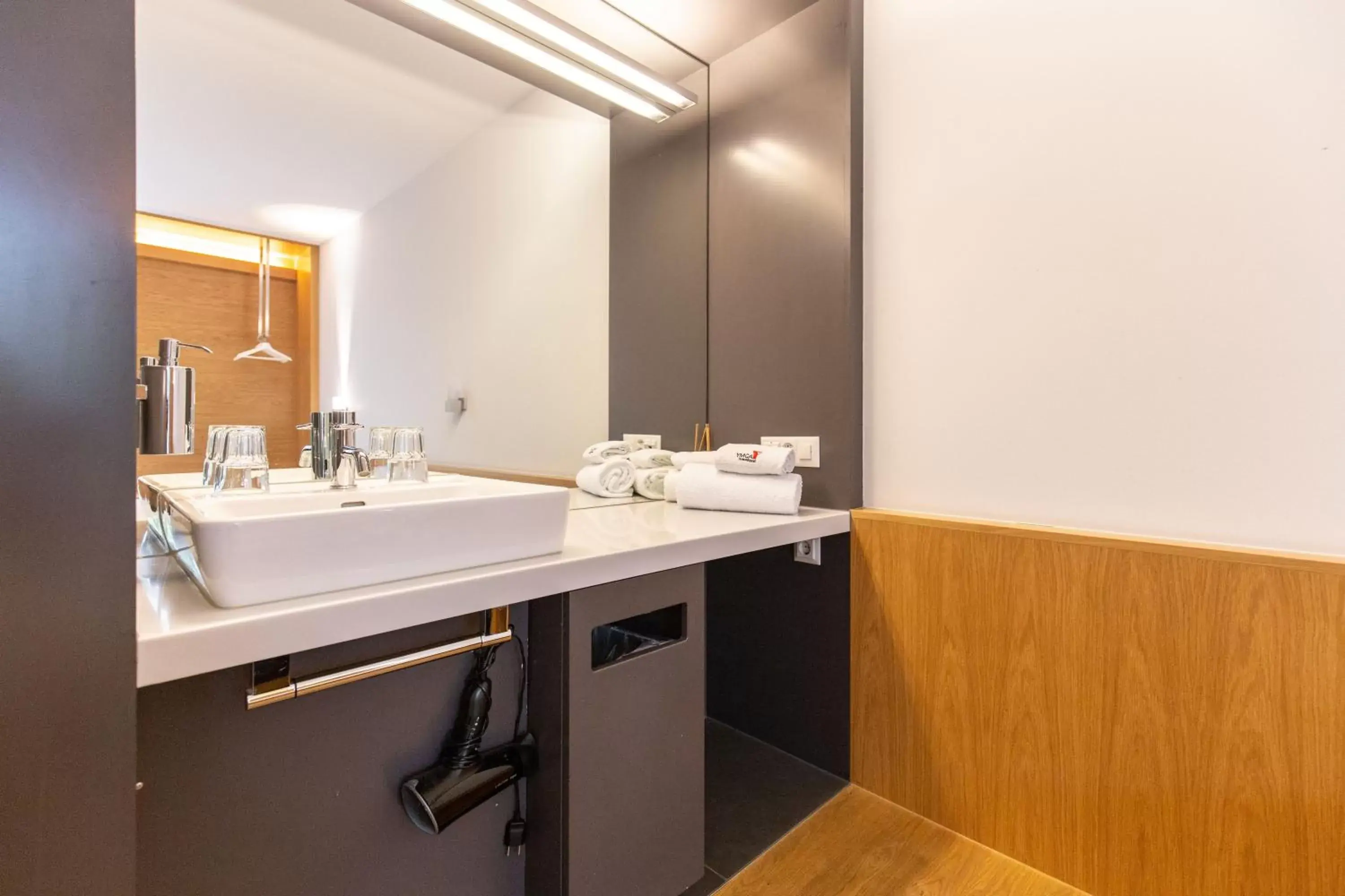 Bathroom in Hotel & Lounge by Hyve Basel SBB