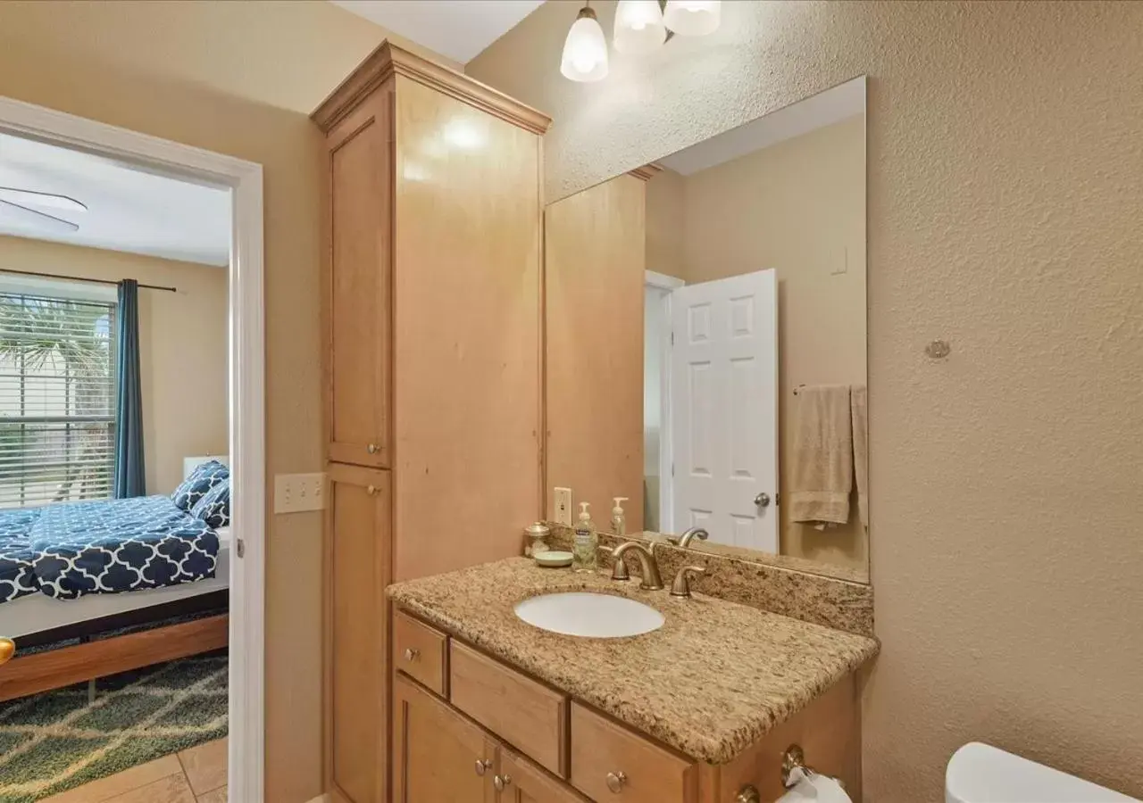 Bathroom in The Dawn on Galveston Beach