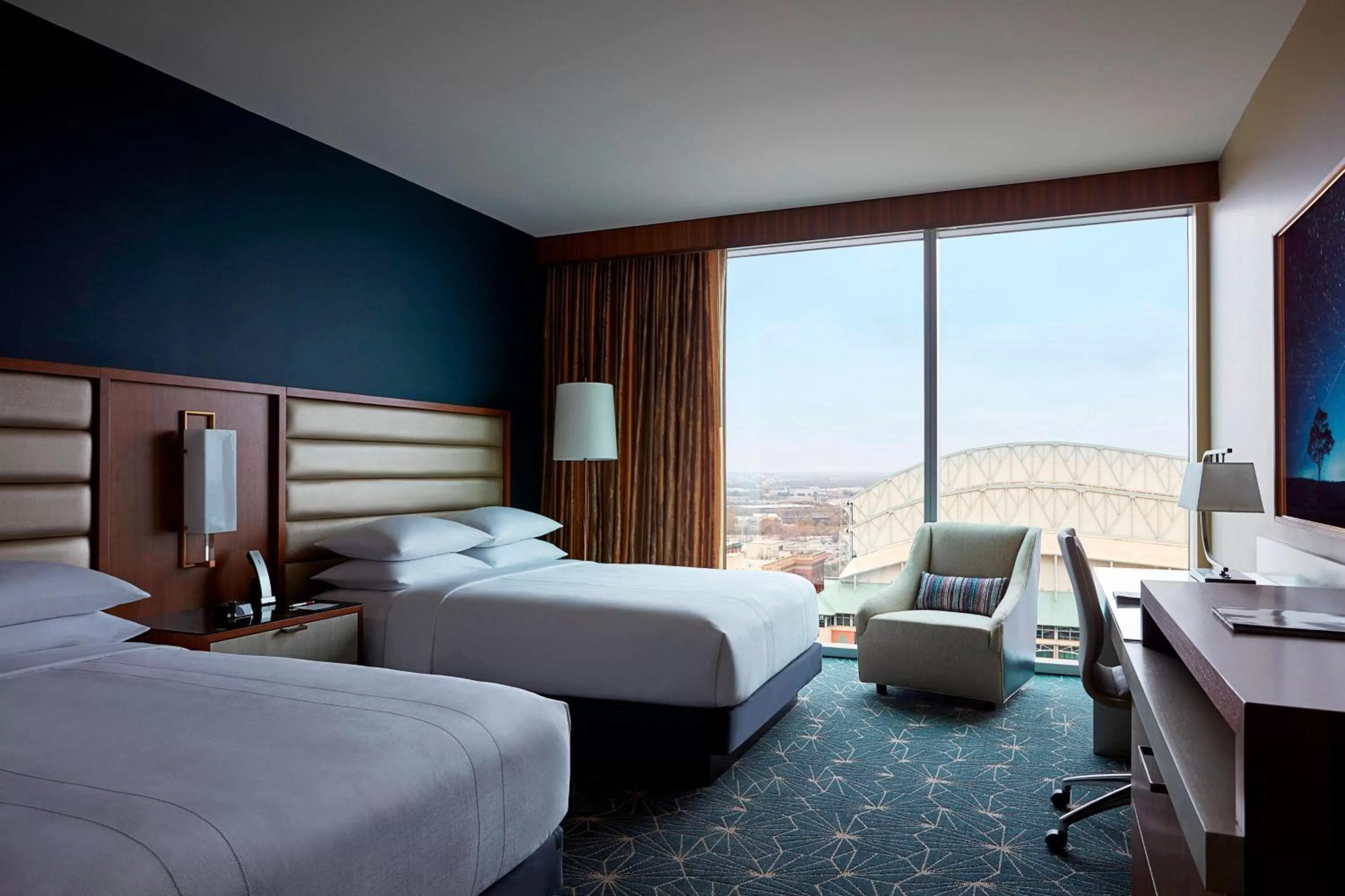 Photo of the whole room, Bed in Marriott Marquis Houston