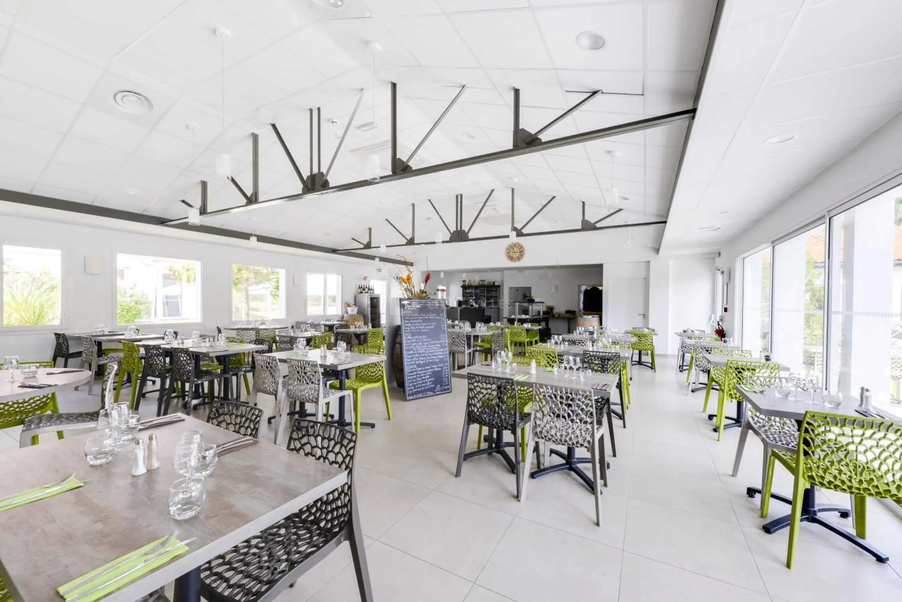 Restaurant/Places to Eat in Vent D'Eden Park Hotel