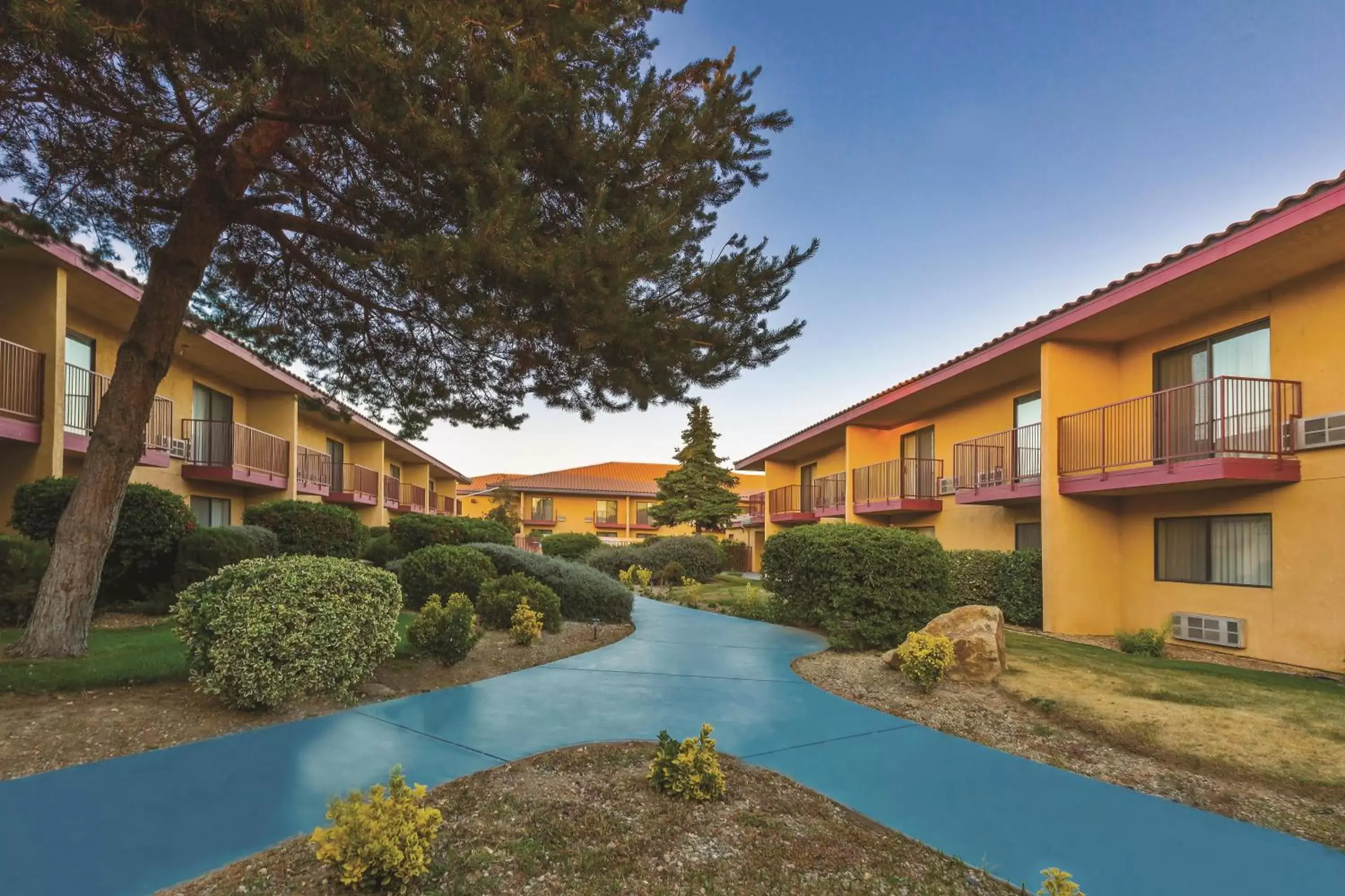 Property building in Baymont by Wyndham Tehachapi Property building in Baymont by Wyndham Tehachapi