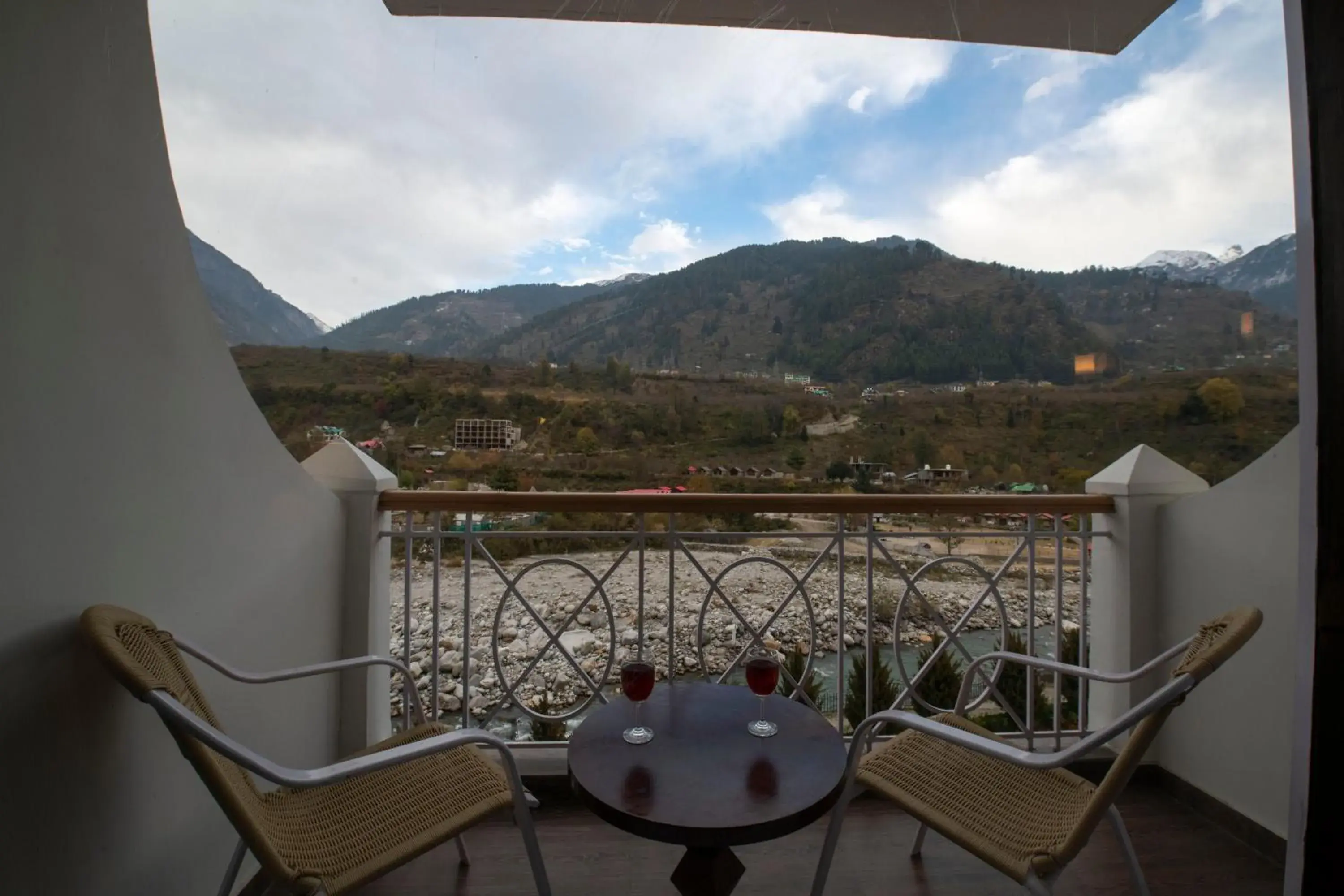 Deluxe Room with River View in Mastiff Grand Manali Resort Deluxe Room with River View in Mastiff Grand Manali Resort