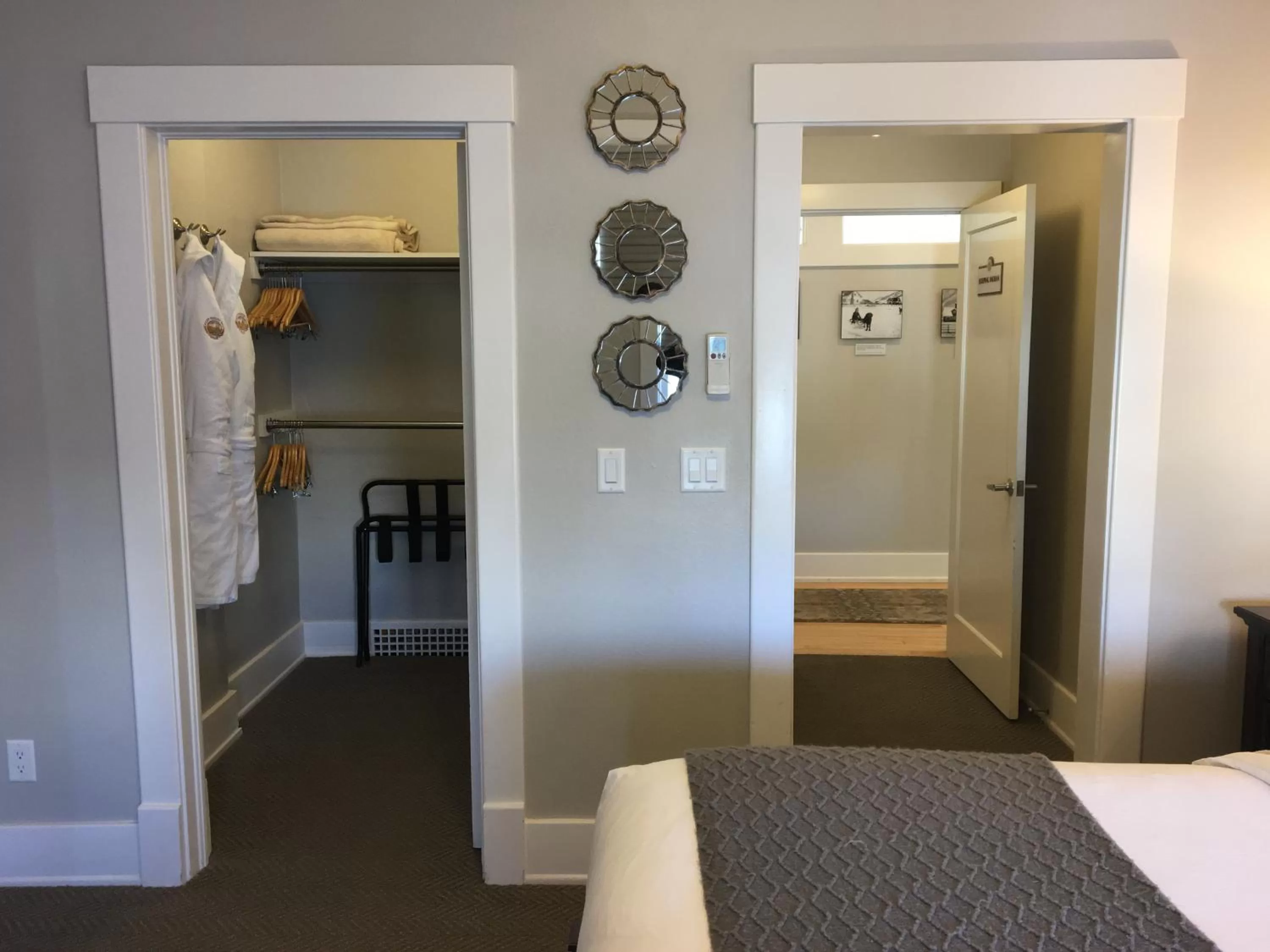 Bathroom in Huff House Inn and Cabins