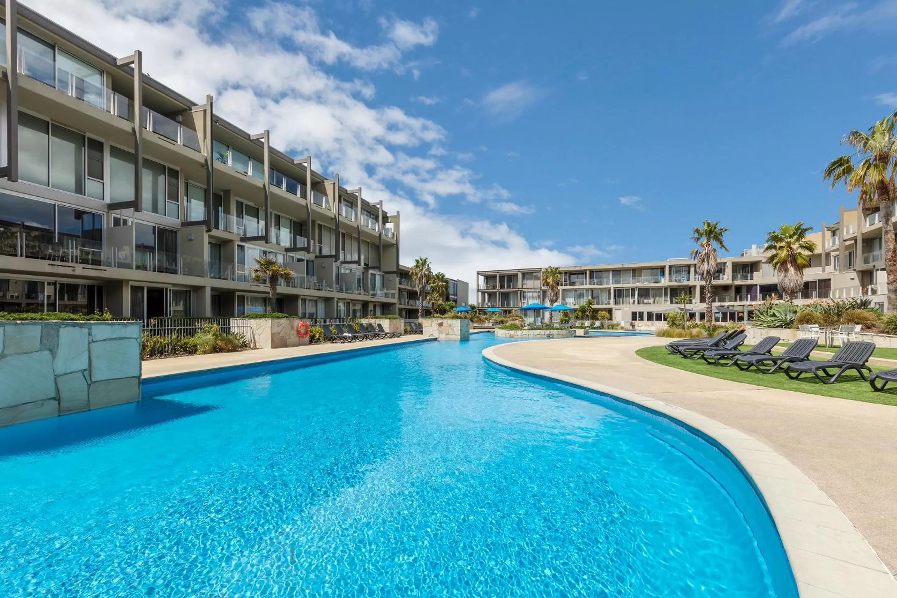 Swimming pool in Wyndham Resort Torquay