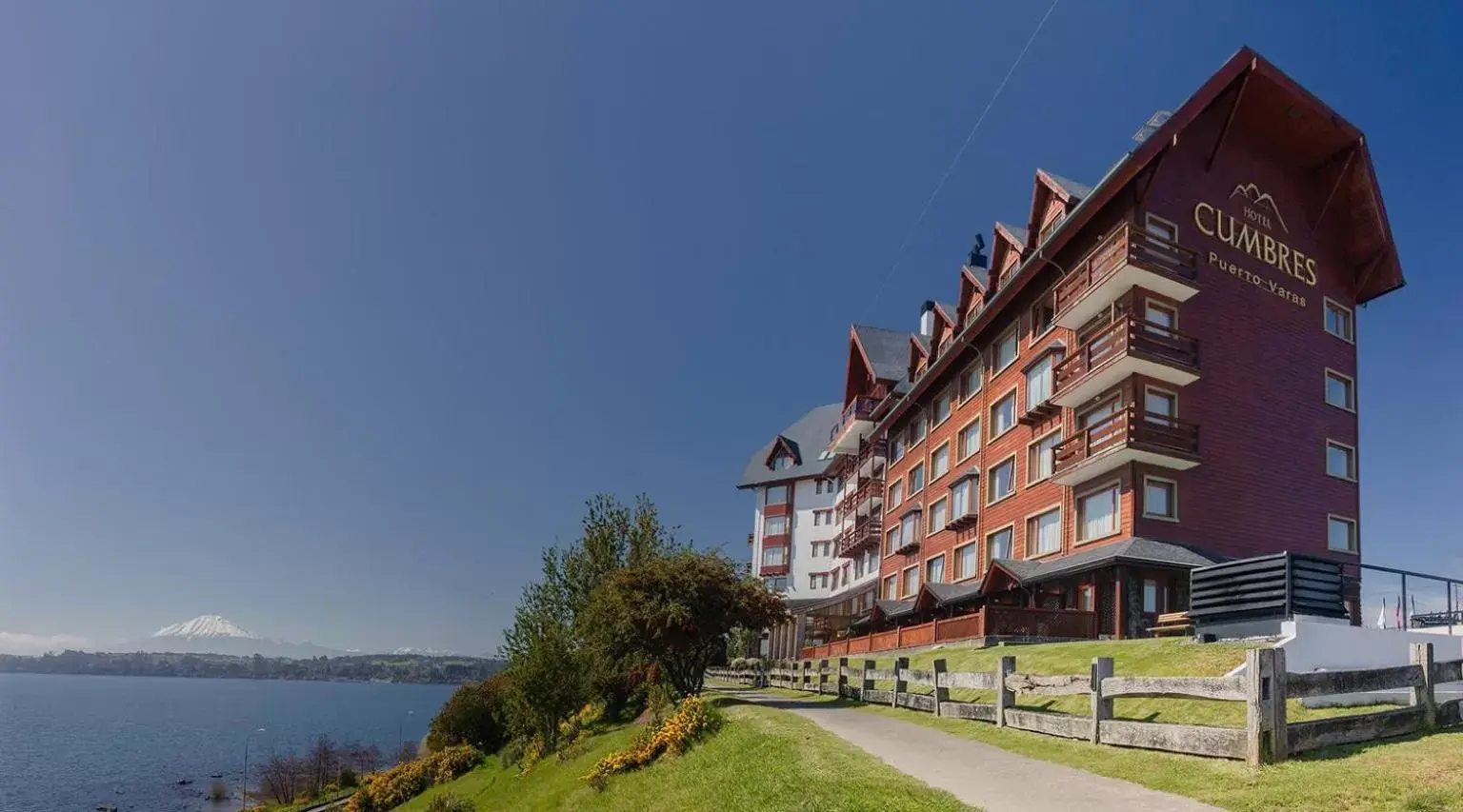 Facade/entrance, Property Building in Hotel Cumbres Puerto Varas