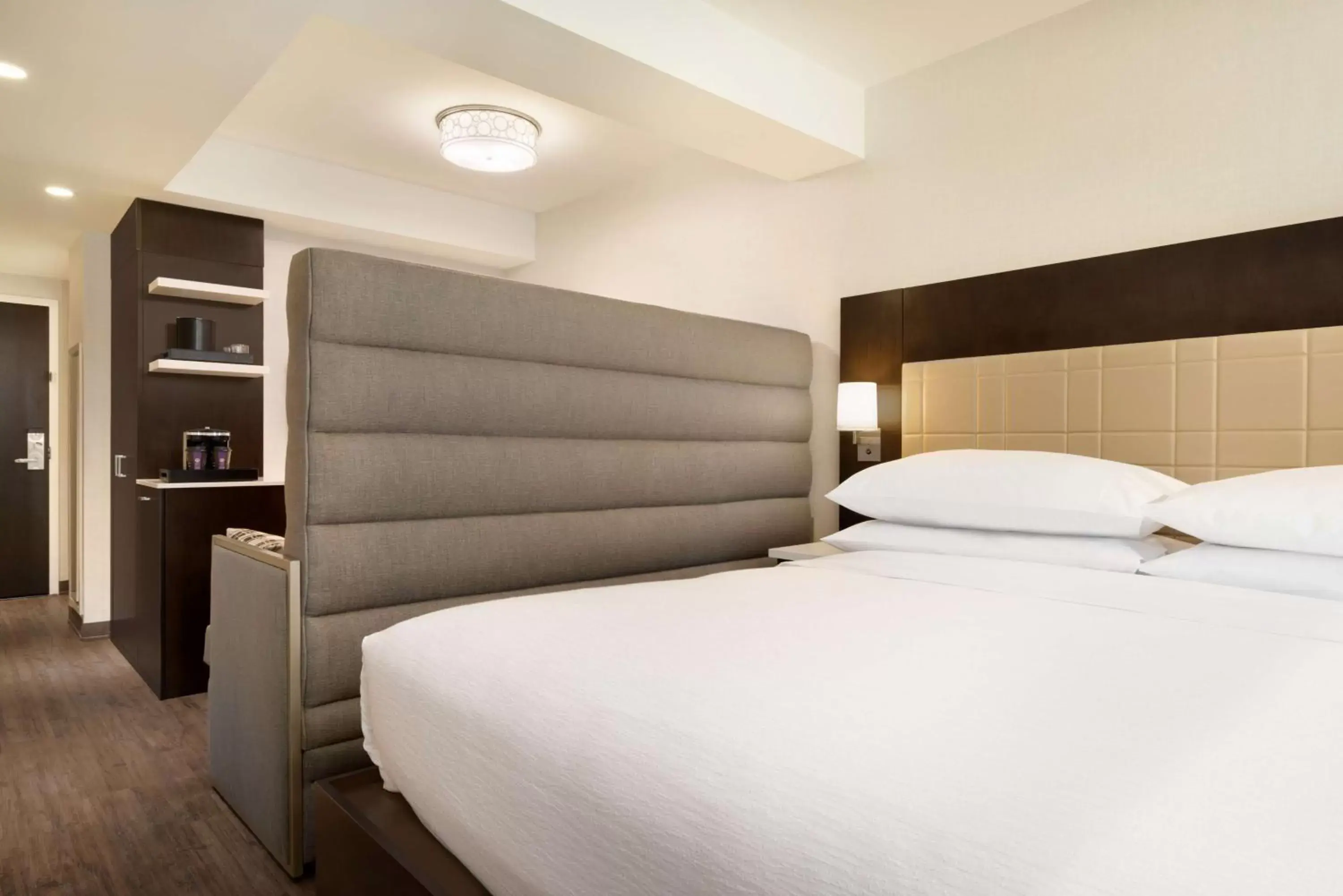 Bed in Embassy Suites By Hilton New York Manhattan Times Square