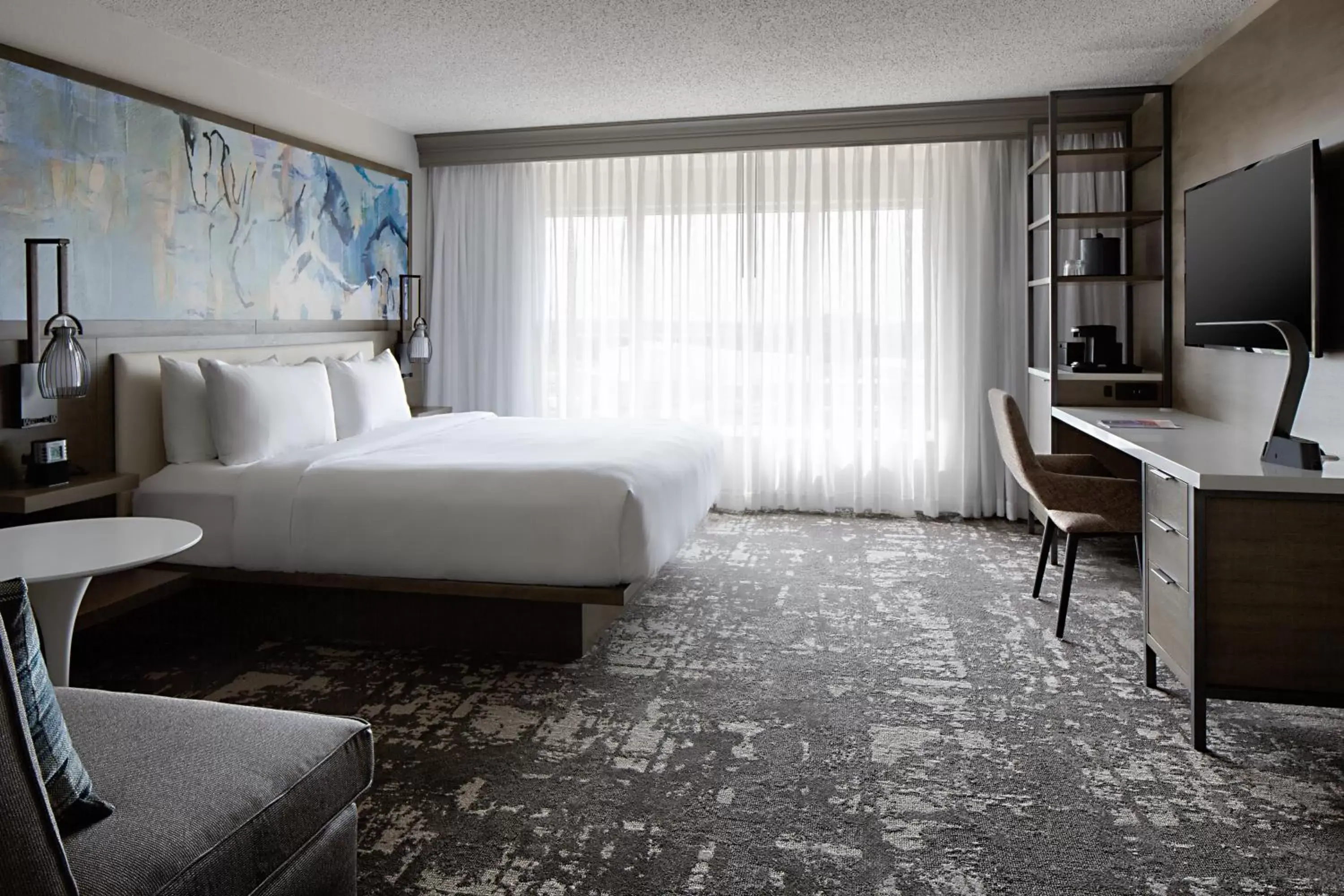 Photo of the whole room, Bed in Marriott Dallas Las Colinas