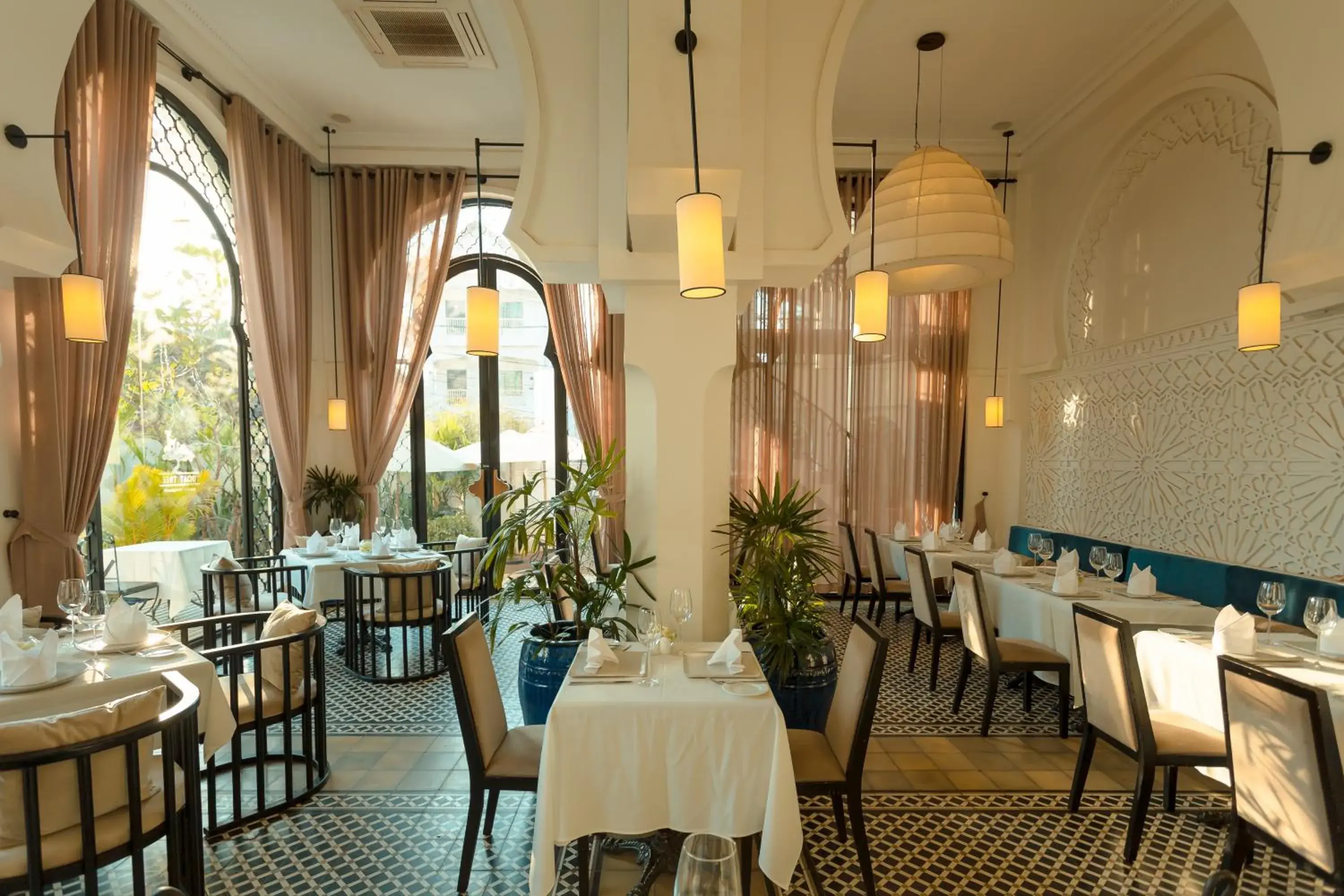 Restaurant/places to eat in Sarai and Wander Resort Restaurant/places to eat in Sarai and Wander Resort